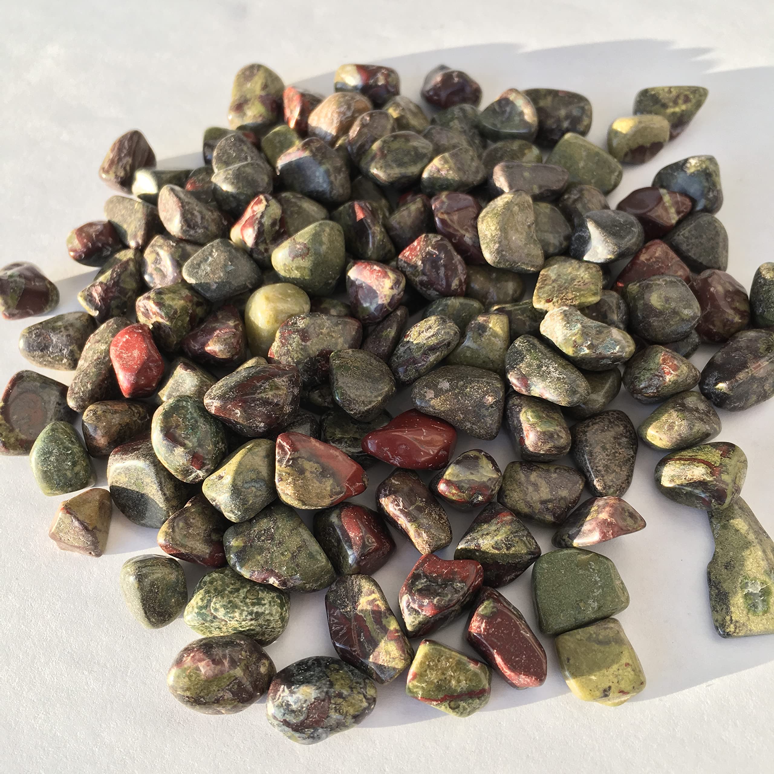 lleno de textura Cristal de cuarzo natural Piedra de sangre de dragón natural Grava Piedra de cristal Grava Acuario Jardín Decoración de piedra Decoración de la oficina en el hogar ( Size : 500g )