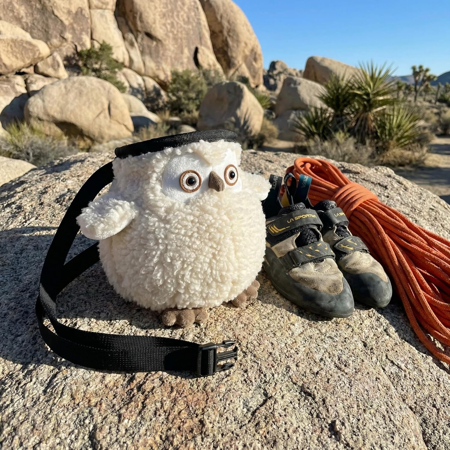 Owl Rock Climbing Chalk Bag, Fun Plush Animal Chalk Pouch with Drawstring, Adjustable Waist Belt for Indoor Outdoor Bouldering Sport Climbing