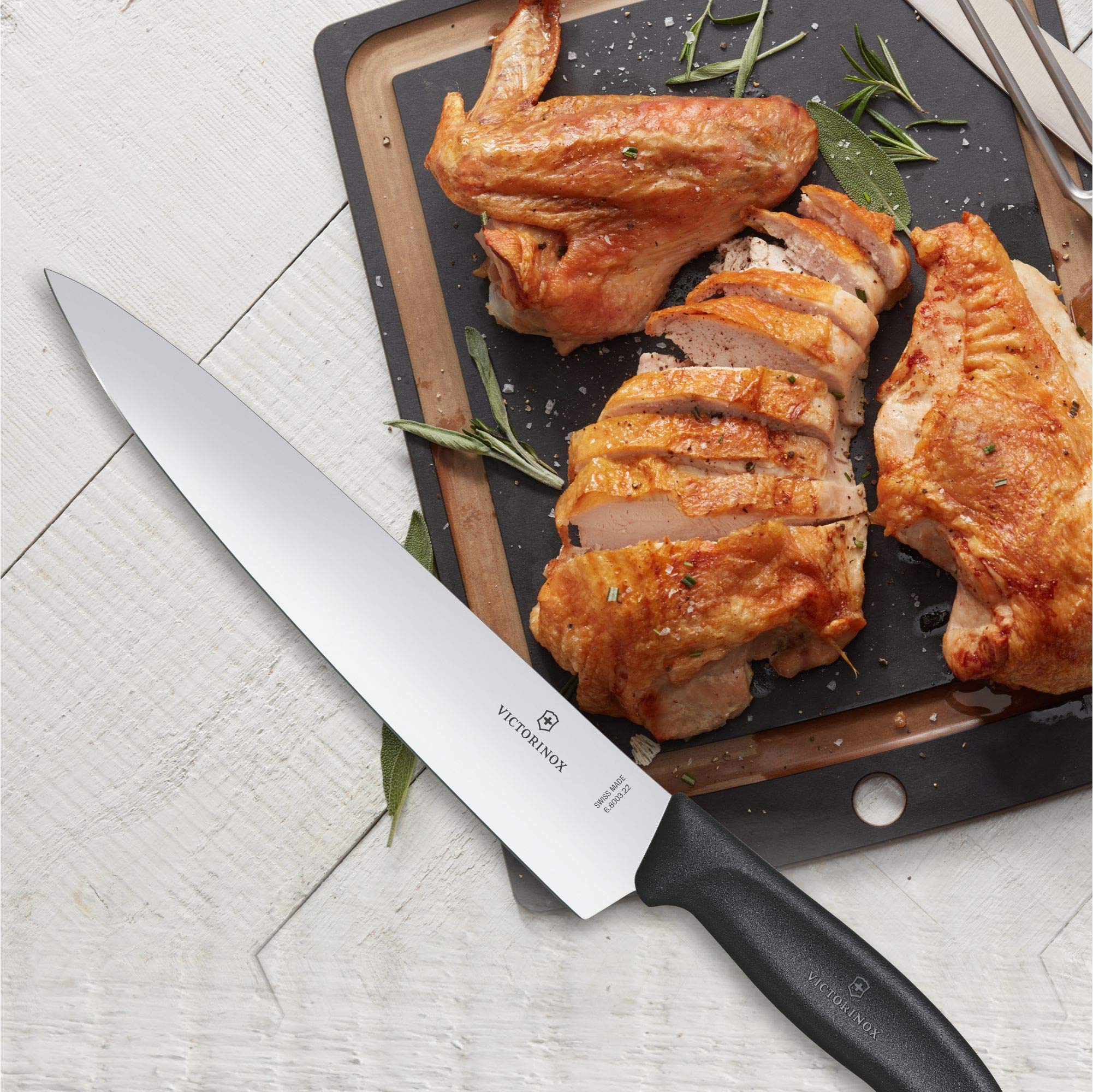 Victorinox Swiss Classic, cuchillo profesional para trinchar, hoja extra afilada, afilado recto, 22 cm, mango de plástico, acero inoxidable, negro
