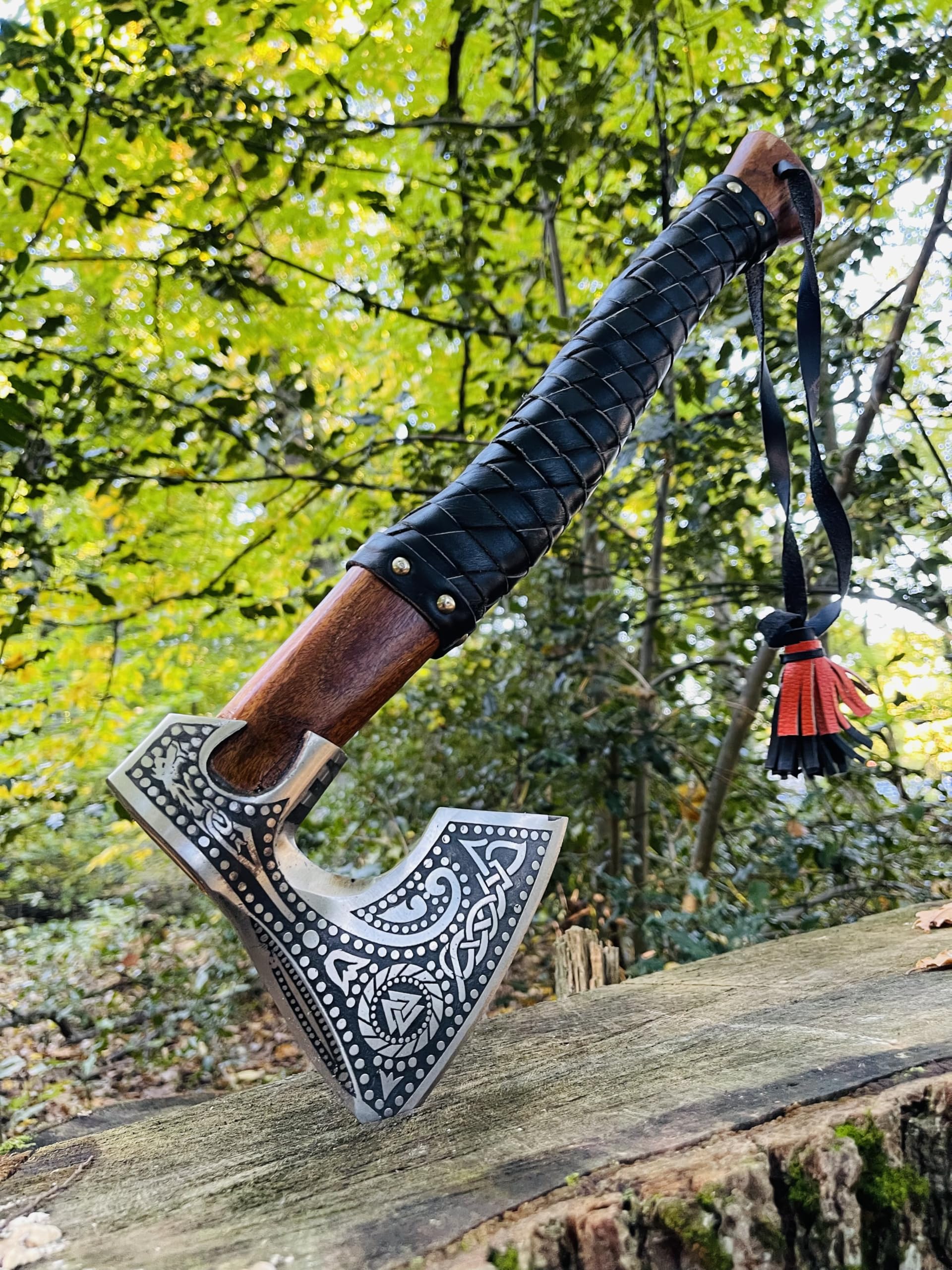 HACHE DE VIKING DÉCORATION LARP, CADEAU POUR LES FANS DE VIKING, Étui de transport, revêtement antiadhésif, lame en acier de haute qualité - manche en bois, longueur : 52 cm, 1 kg Cadeau d'anniversair