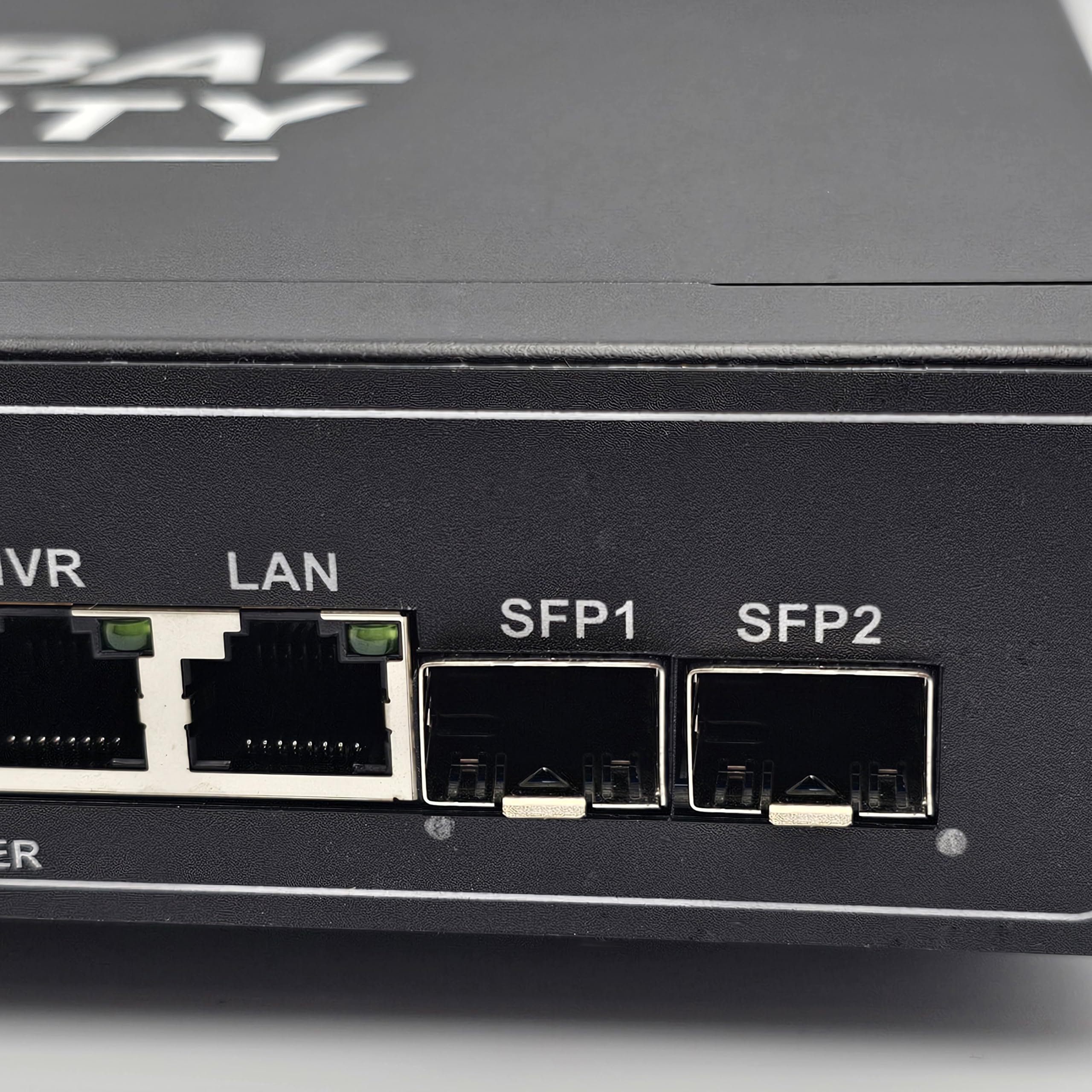 GSS Ultra Switch PoE 8 Puertos Gigabit + 2 Uplink LAN + 2 SFP fibra óptica, conmutador de red no gestionado 120 W, IEEE 802.3af/at, Plug & Play, para cámaras 4K videovigilancia y NVR