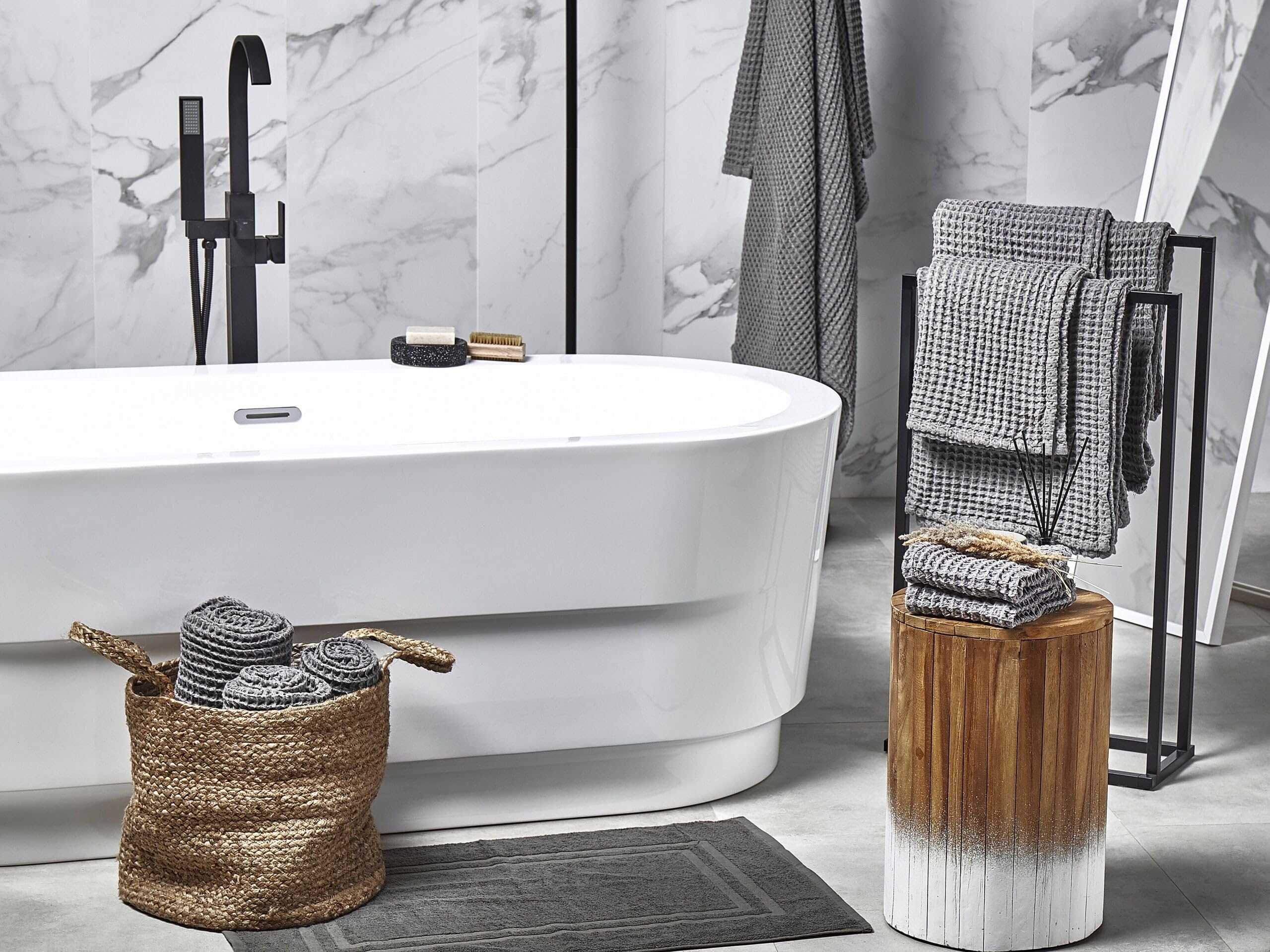 Beliani Conjunto de 11 Toallas Toalla de baño y Alfombrilla de baño de algodón Gris Low Twist para Invitados Areora