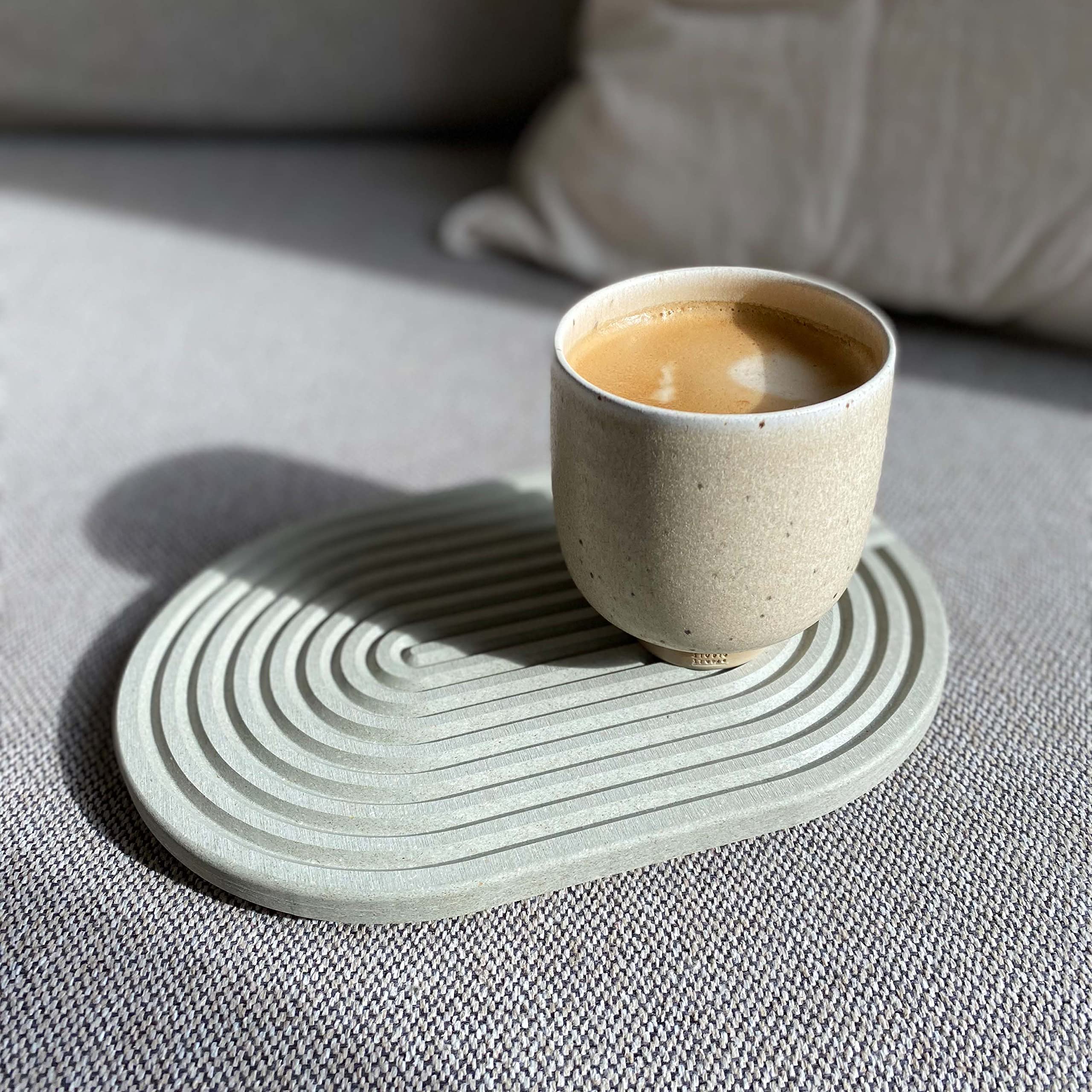 WYE Schneidebrett Set Lines (groß/42cm) & Curve (klein/26cm) grau aus Holz Werkstoff - multifunktionales Küchenbrett nachhaltig spülmaschinenfest