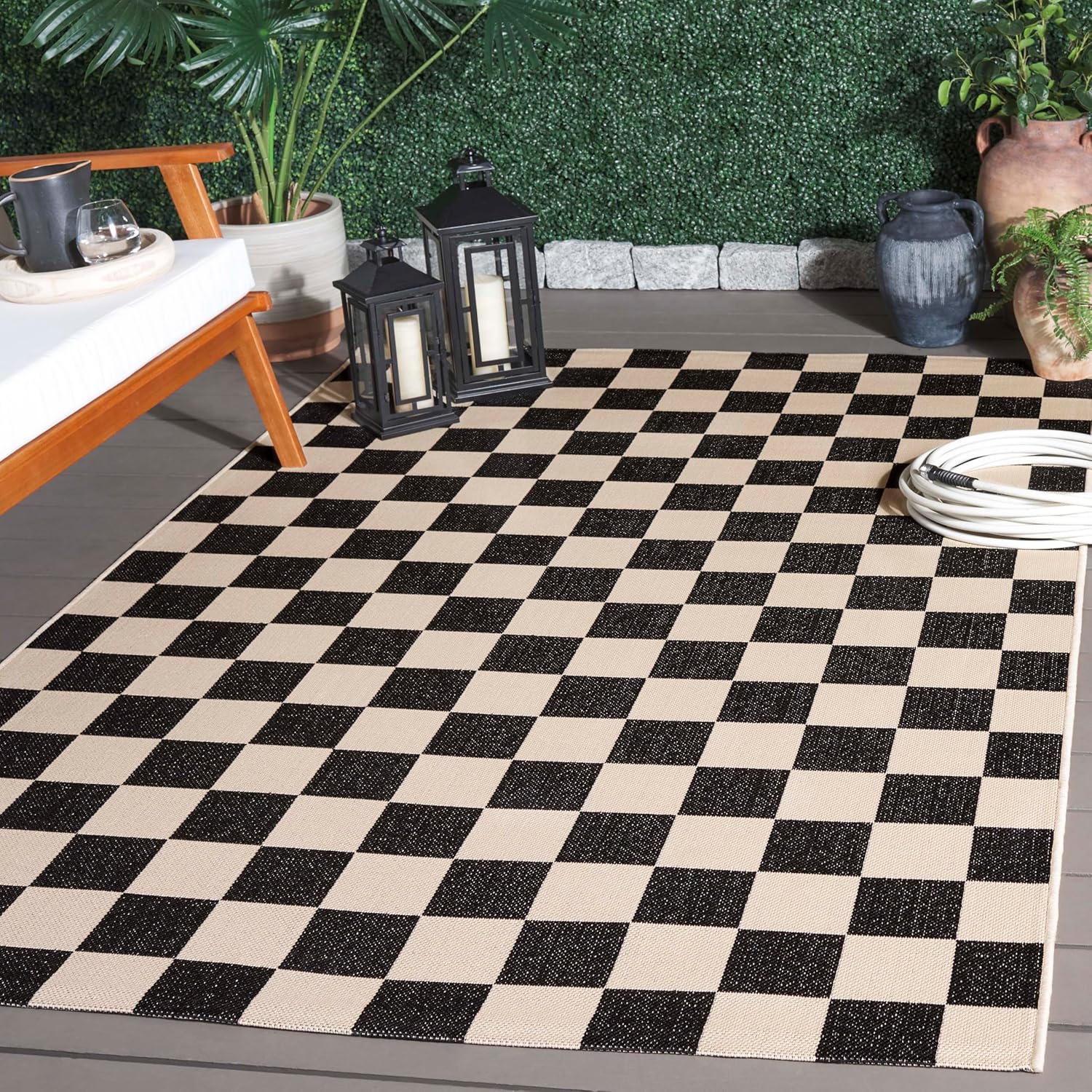 SAFAVIEH Washable Rug Outdoor Courtyard Collection - 2'7 x 5', Black & Beige, Checkered Pattern, Non-Shedding & Easy Cleaning, Ideal for Patio, Backyard, Mudroom (CY6442-25621)