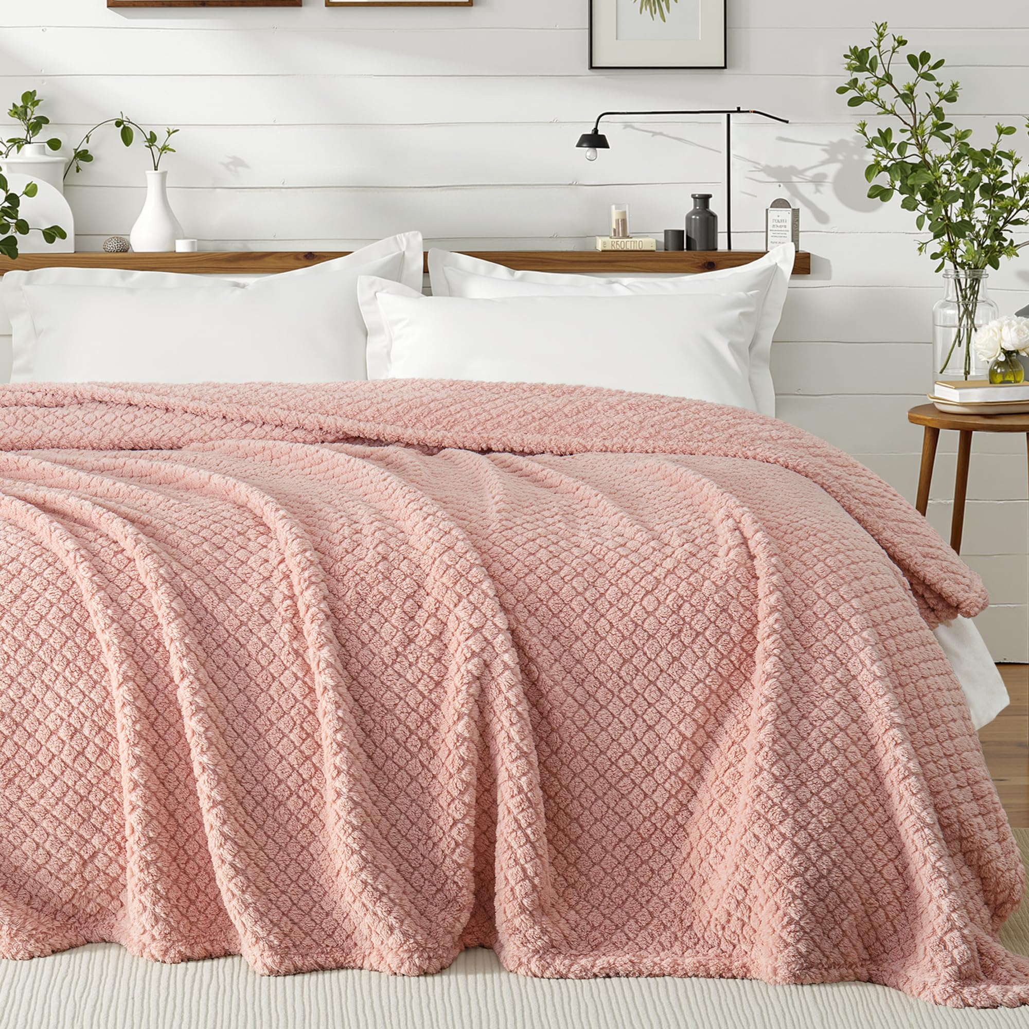 Exclusivo Mezcla King Size Flannel Fleece Blanket, Super Soft Jacquard Bed Blanket, Lightweight Fuzzy Warm for All Seasons, 230x265 CM, Pink