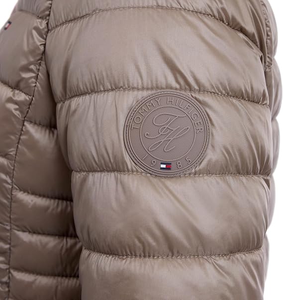 Tommy Hilfiger womens Lightweight Packable Puffer Jacket With Hood & Bag