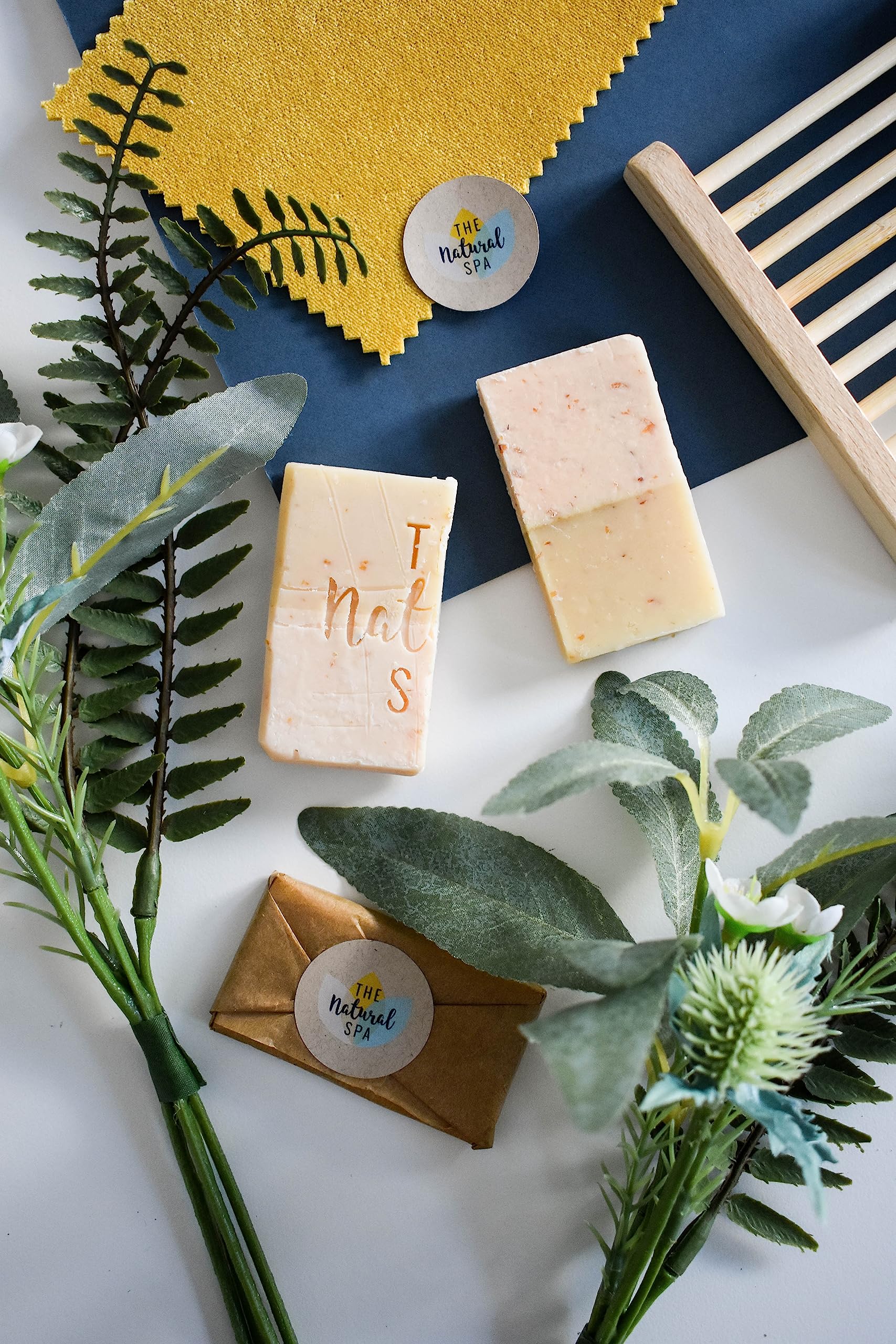 The Natural Spa Travel Wash Bars, Pack of 20 Mini Travel Bars suitable for all hair types Made with natural oils, Almond Oil - Image 3