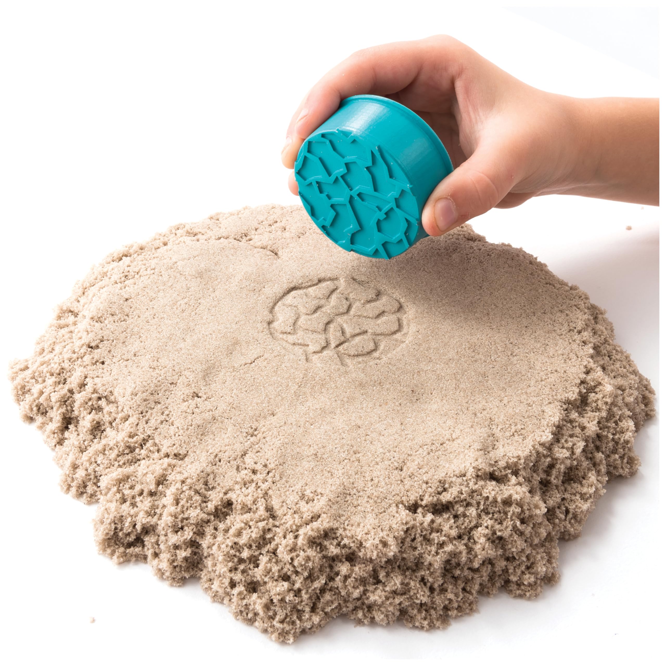 Kinetic Sand Valigetta Sempre con Te Sabbia cinetica 900gr Sabbia magica Sabbia colorata marrone 5 formine e 2 accessori Giocattoli per bambini e bambine 3 anni