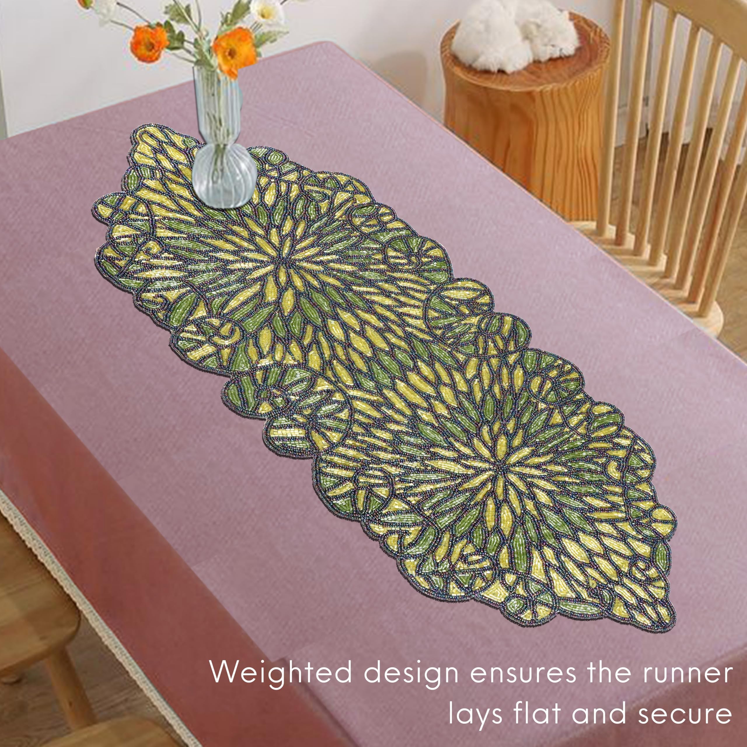 CLEENTABLE Elegante camino de mesa con cuentas, color verde exuberante, 36 x 13 pulgadas, diseño intrincado de follaje verde múltiple con cuentas de vidrio de primera calidad y respaldo de poliéster