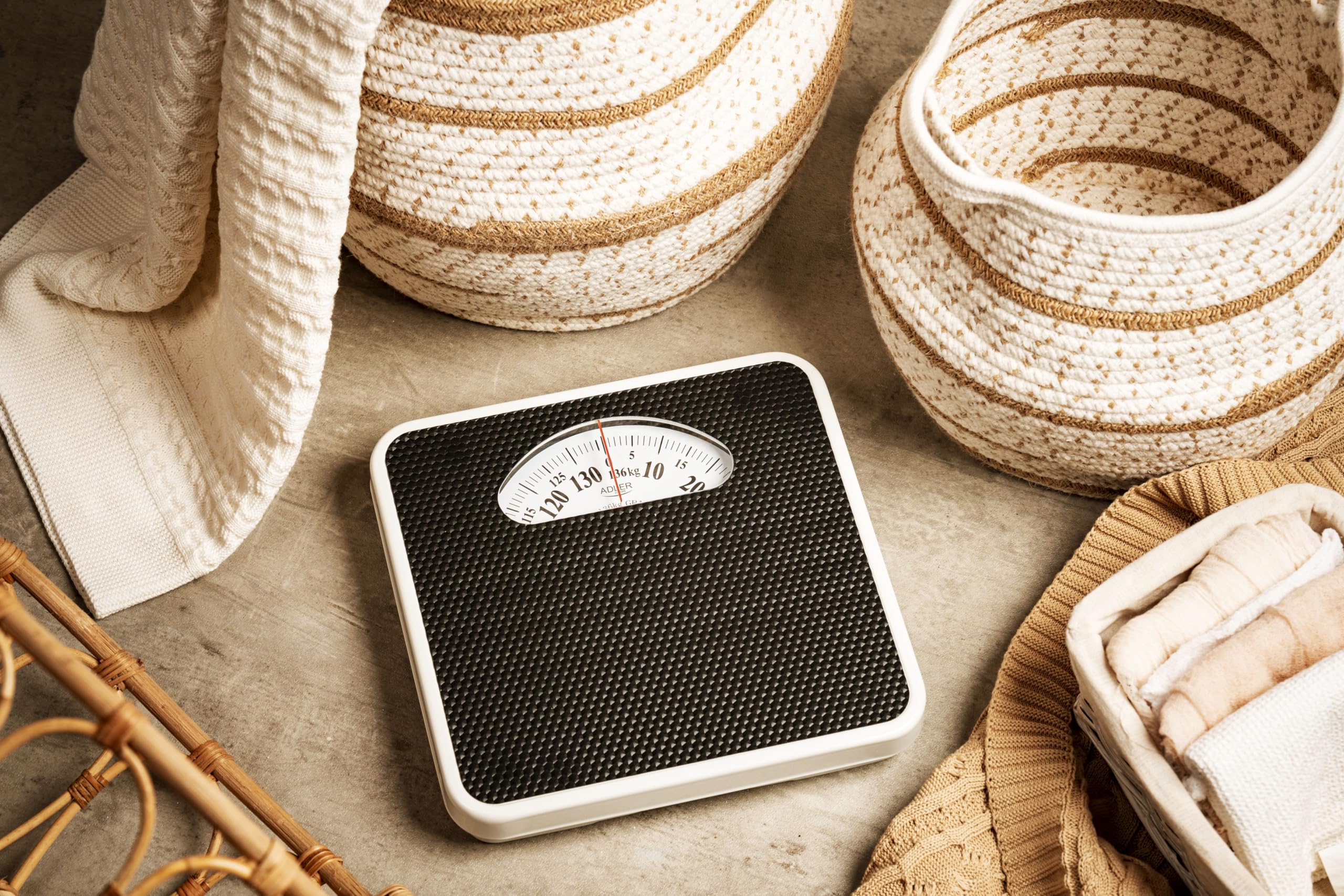 Adler Pèse-personne mécanique, charge maximale jusqu'à 136 kg