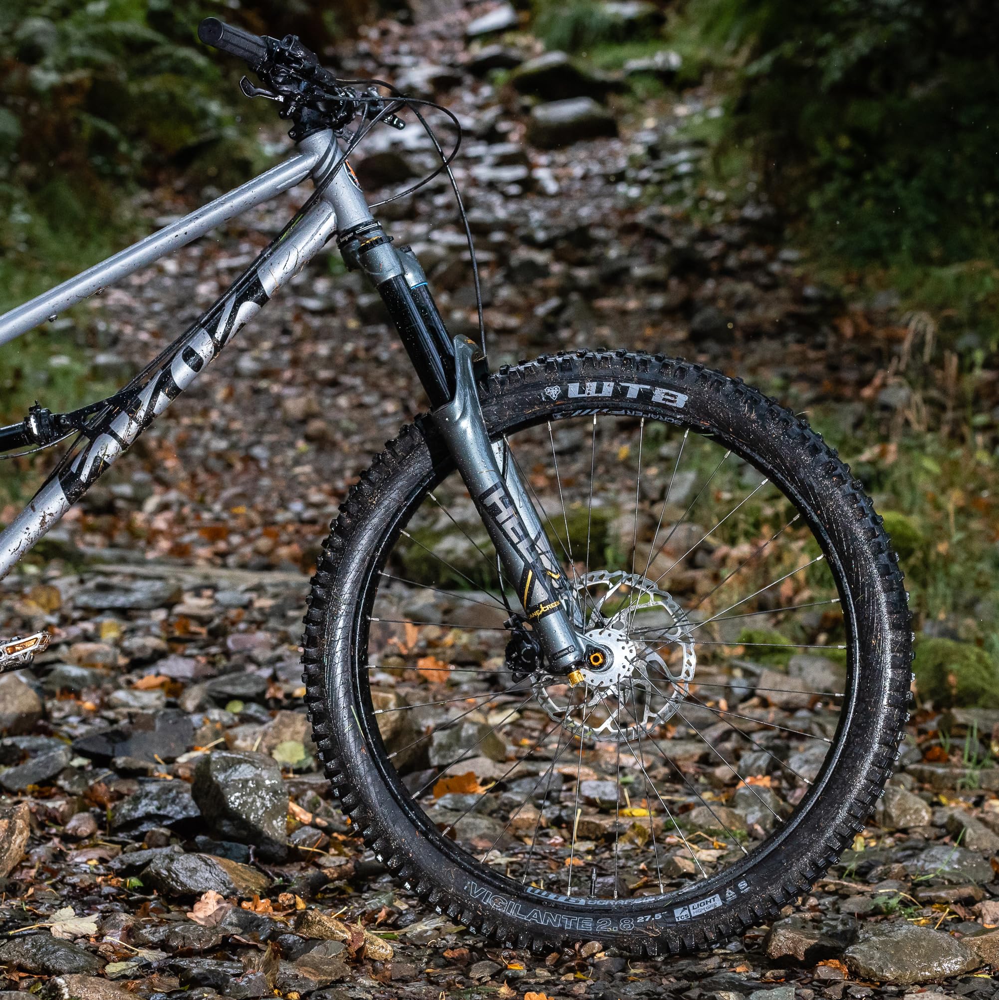 WTB Vigilante Mountain Bike Front Tire (27.5" x 2.8") Tubeless Folding, High Grip (Black)
