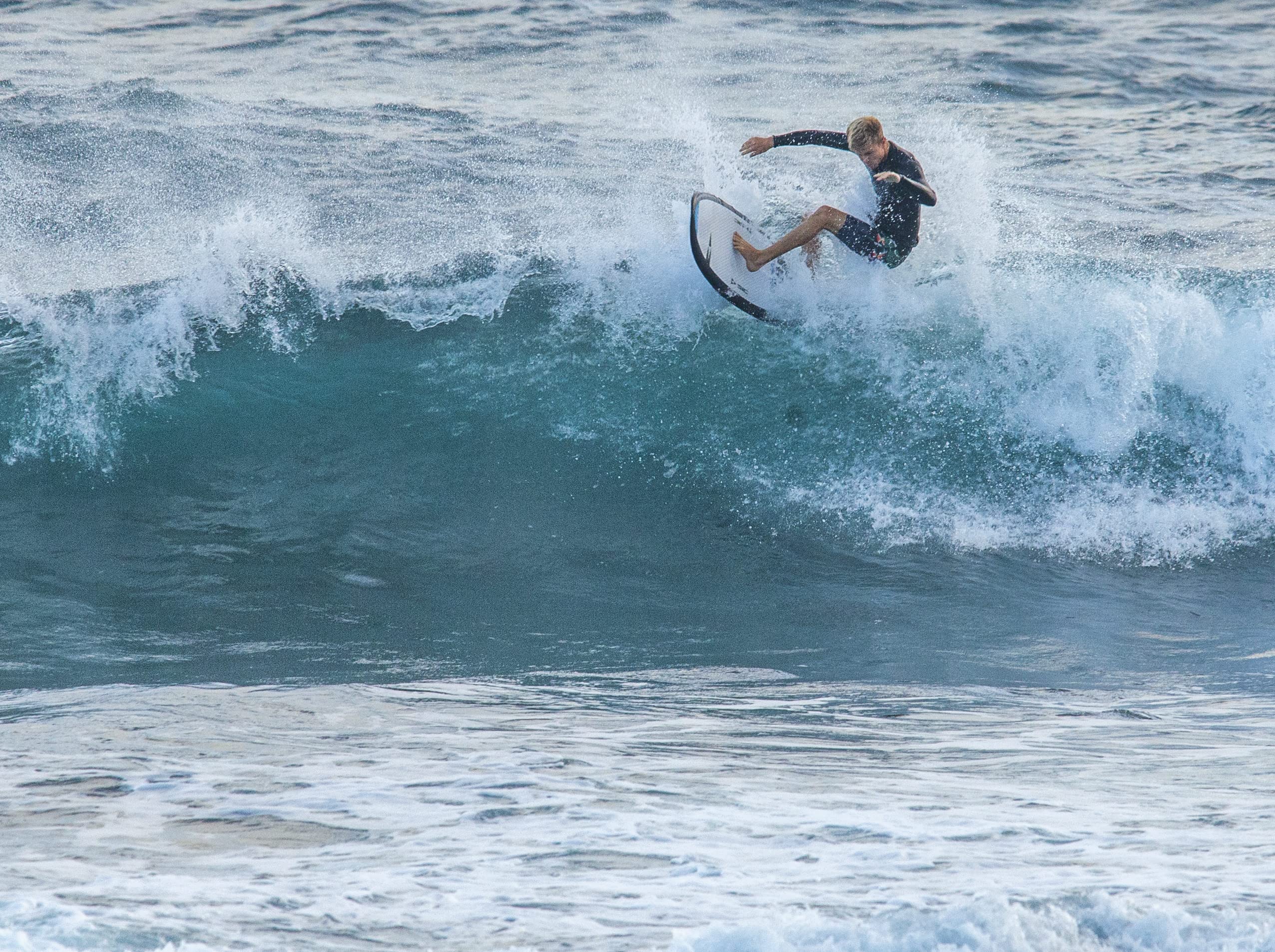 SIC Maui 5'8 DARKHORSE Performance Soft Surfboard,White