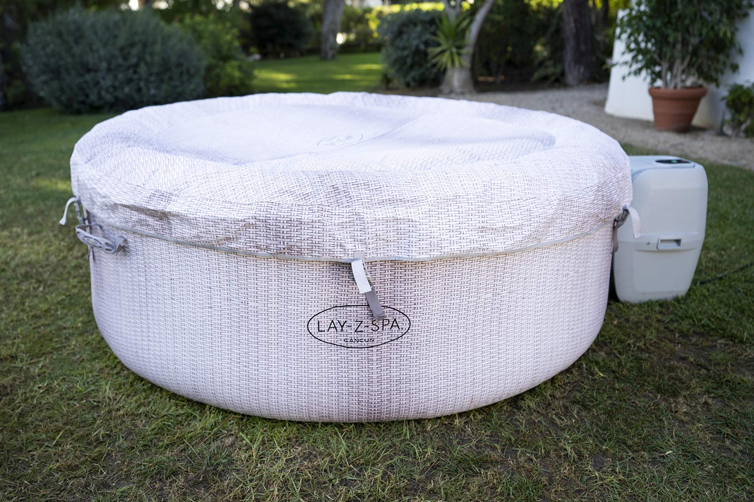 Bestway Lay-Z-SPA® 71" x 26"/1.80m x 66cm Cancun AirJet