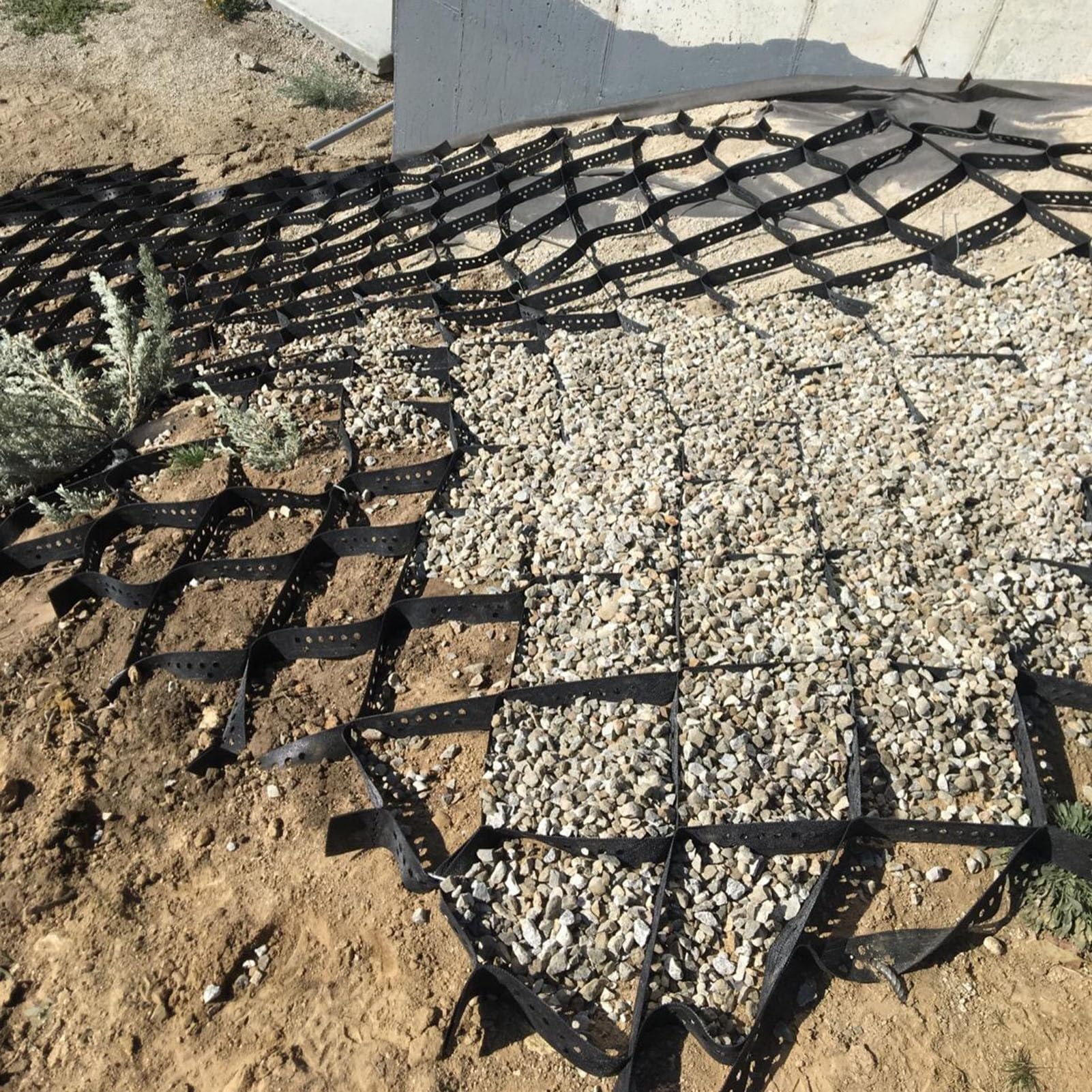Ghiaia per Giardino Griglia di Ghiaia per Pavimentazione, Patio e Parcheggi, Geocelle Espandibili in HDPE per La Stabilizzazione di Vialetti e Passi Carrai(2x2M/6.6x6.6FT)
