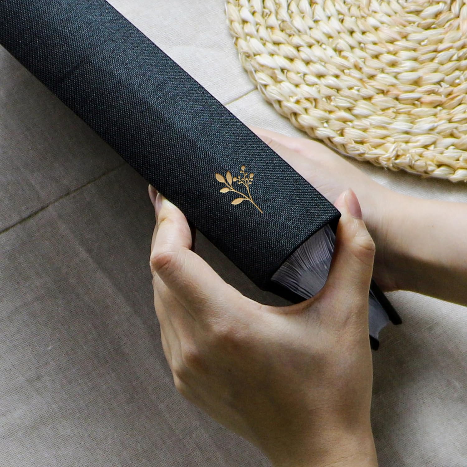 Holoary Photo Album 4x6 300 Photos with Writing Area, 300 Pockets Picture Album, Linen Fabric Cover Big Picture Book for Photos, 4x6 Photo Albums for Memories Family Weddings Travel(Black) thumbnail