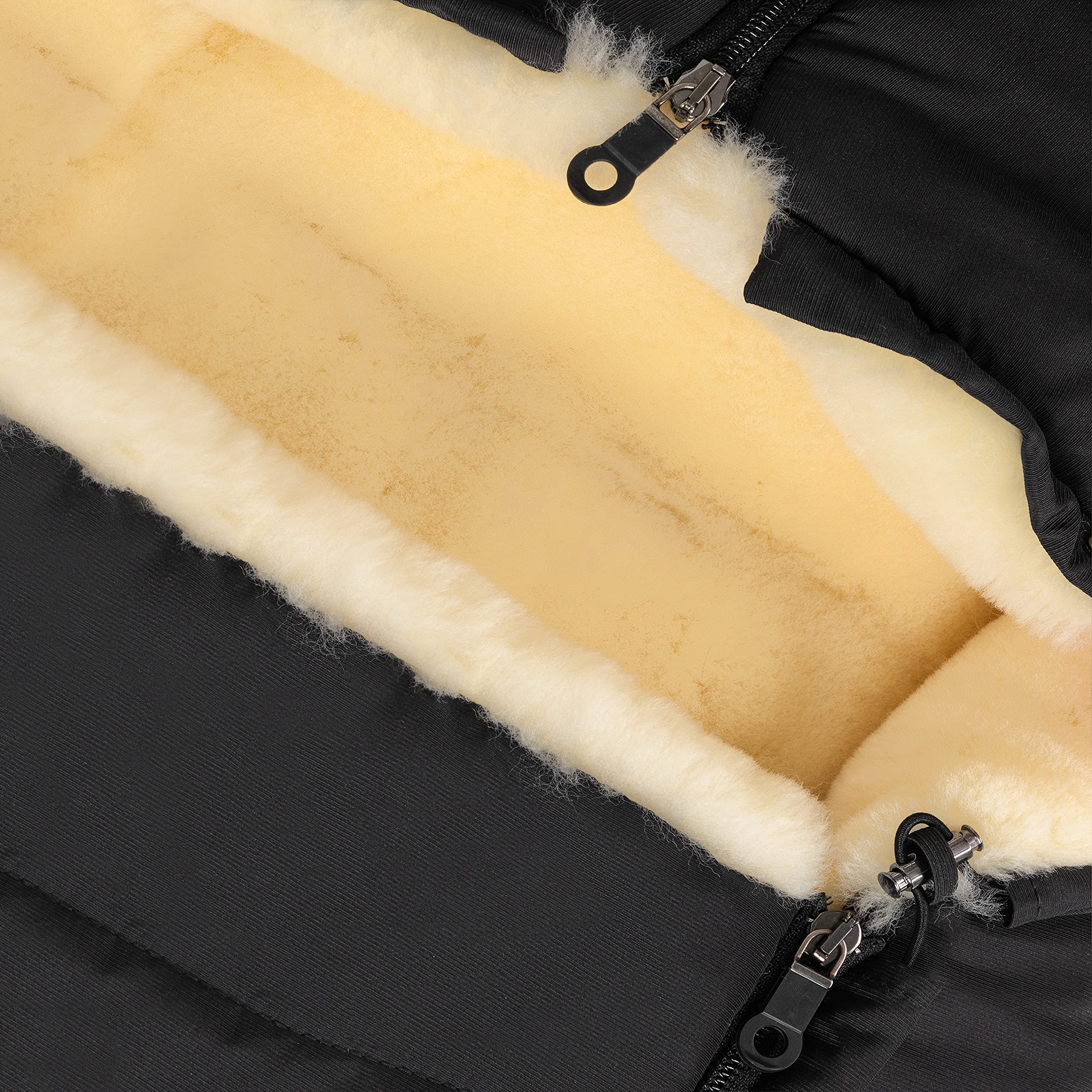 WERNER CHRIST BABY, Lammfell-Fußsack WARTH – warmer Kinderwagen-Fußsack aus medizinischem Fell für den Winter, für Buggys mit getrennten Beinen oder fixen Mittelsteg, ab. 6-36 Monate, in farbe schwarz
