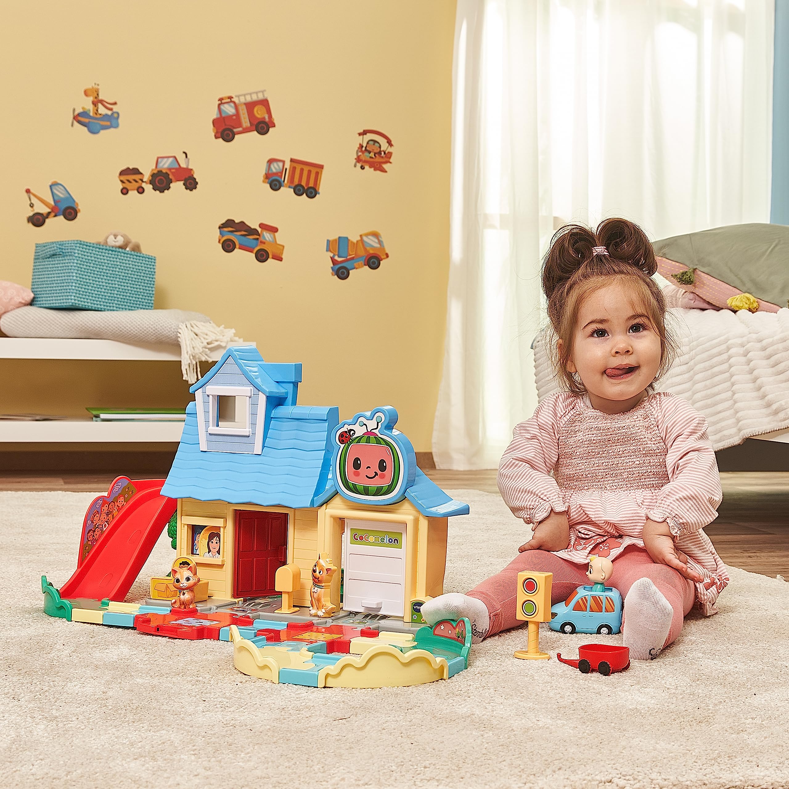 TUT TUT Baby Flitzer - CoComelon JJs Spielhaus Schienenset