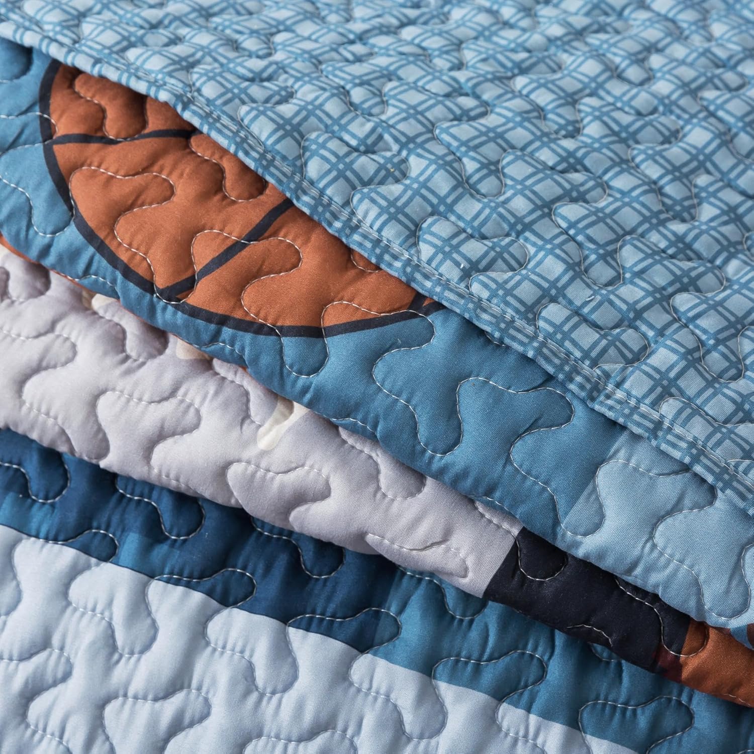 Soul & Lane Sports Quilt Set – Twin and 1 Sham, Lightweight Kids Sports Bedding for Boys, Football Soccer Baseball Basketball Comforter, Teenage Boy Bedding Decor with Sport Theme, Game Day