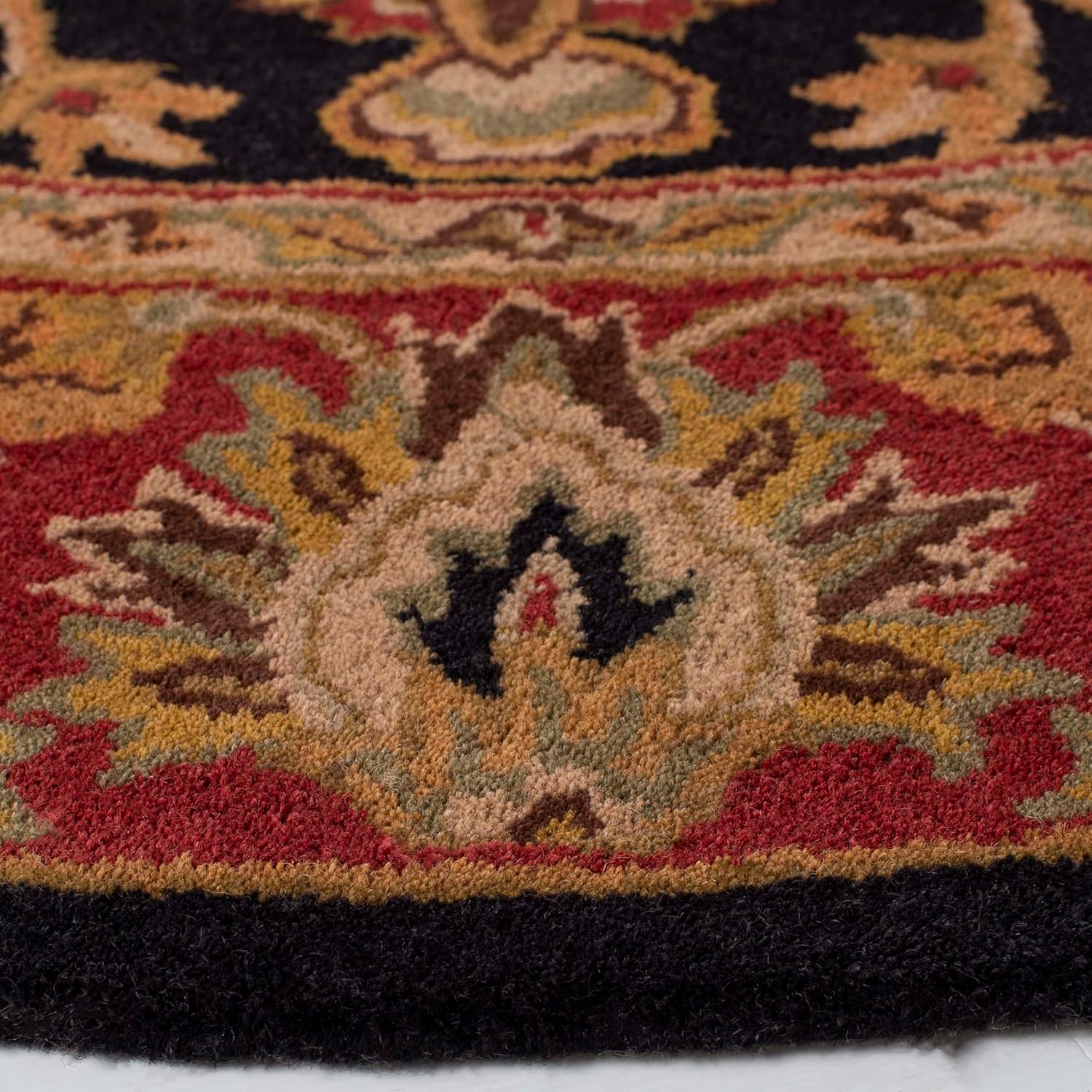 SAFAVIEH Heritage Collection Area Rug - 3'6" Round, Black & Red, Handmade Traditional Oriental Wool, Ideal for High Traffic Areas in Living Room, Bedroom (HG112A)