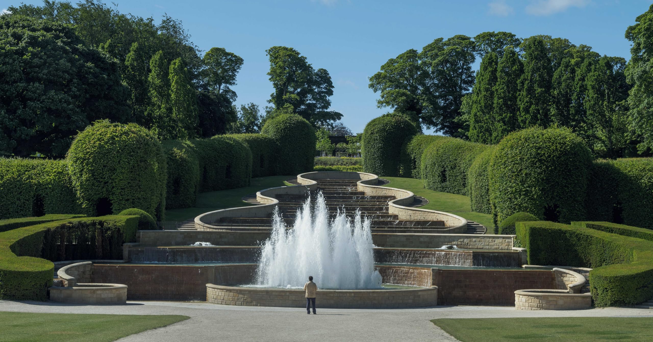 British Gardens: The Instant Sunday Times Bestseller (BBC Books)