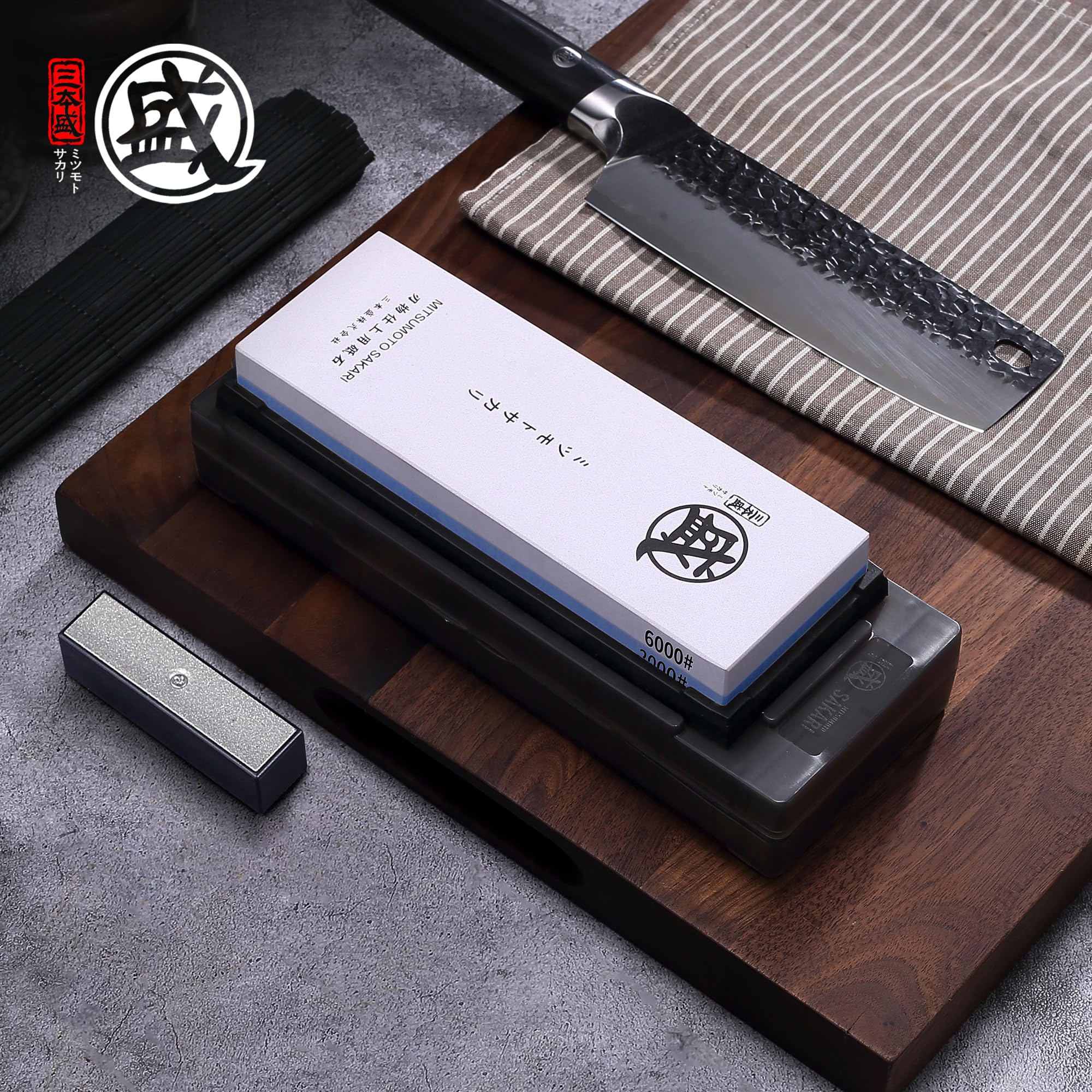 MITSUMOTO SAKARI Piedra Japonesa para Afilar Cuchillos, 2000/6000 Grano Piedra Profesional para Afilar Cuchillos Cocina, Afilador cuchillos con Base Antideslizante de Goma TPR