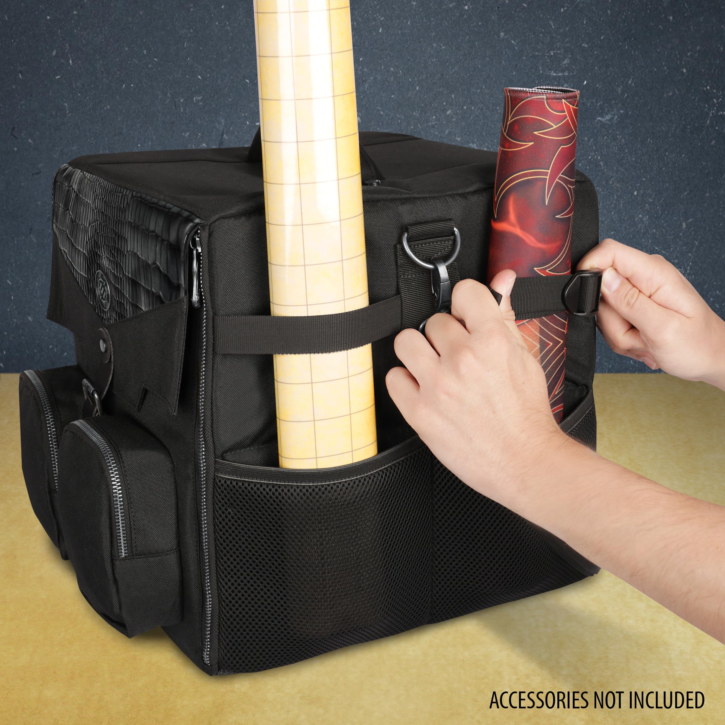 ENHANCE Bolso de Hombro Juegos Mesa - Edición de Coleccionista con Correa el Hombro y Bolsillos Accesorios Como Dados, Cartas y Más - Estuche Reforzado que Protege tus Juegos Mesa (Dragón Negro)