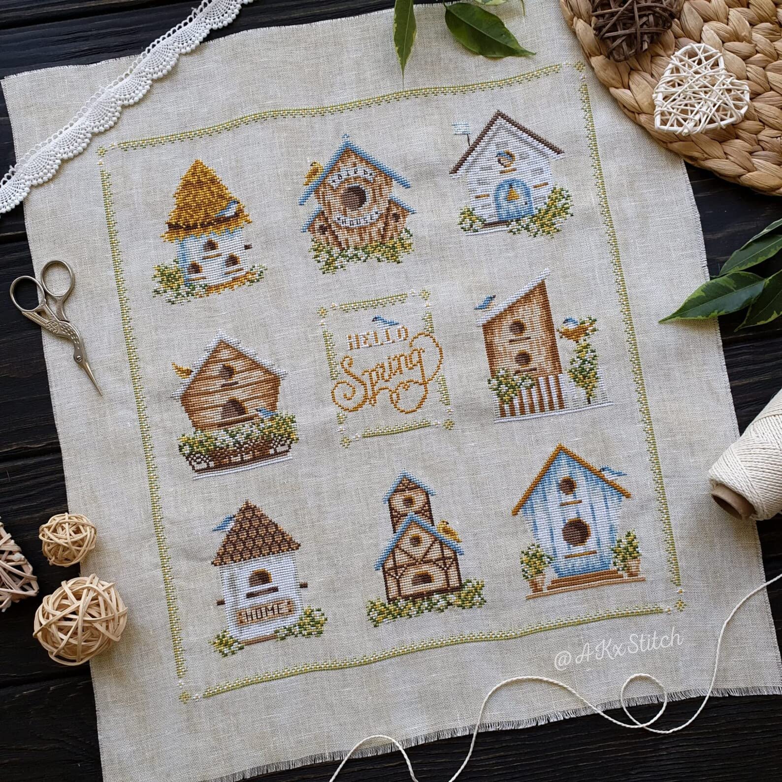Birdhouse Sampler - Juego completo de punto de cruz con hilos DMC y tela, patrón de bordado floral de primavera con nidos de pájaros, pájaro cantor de teta de golondrina, lindo folk primitivo