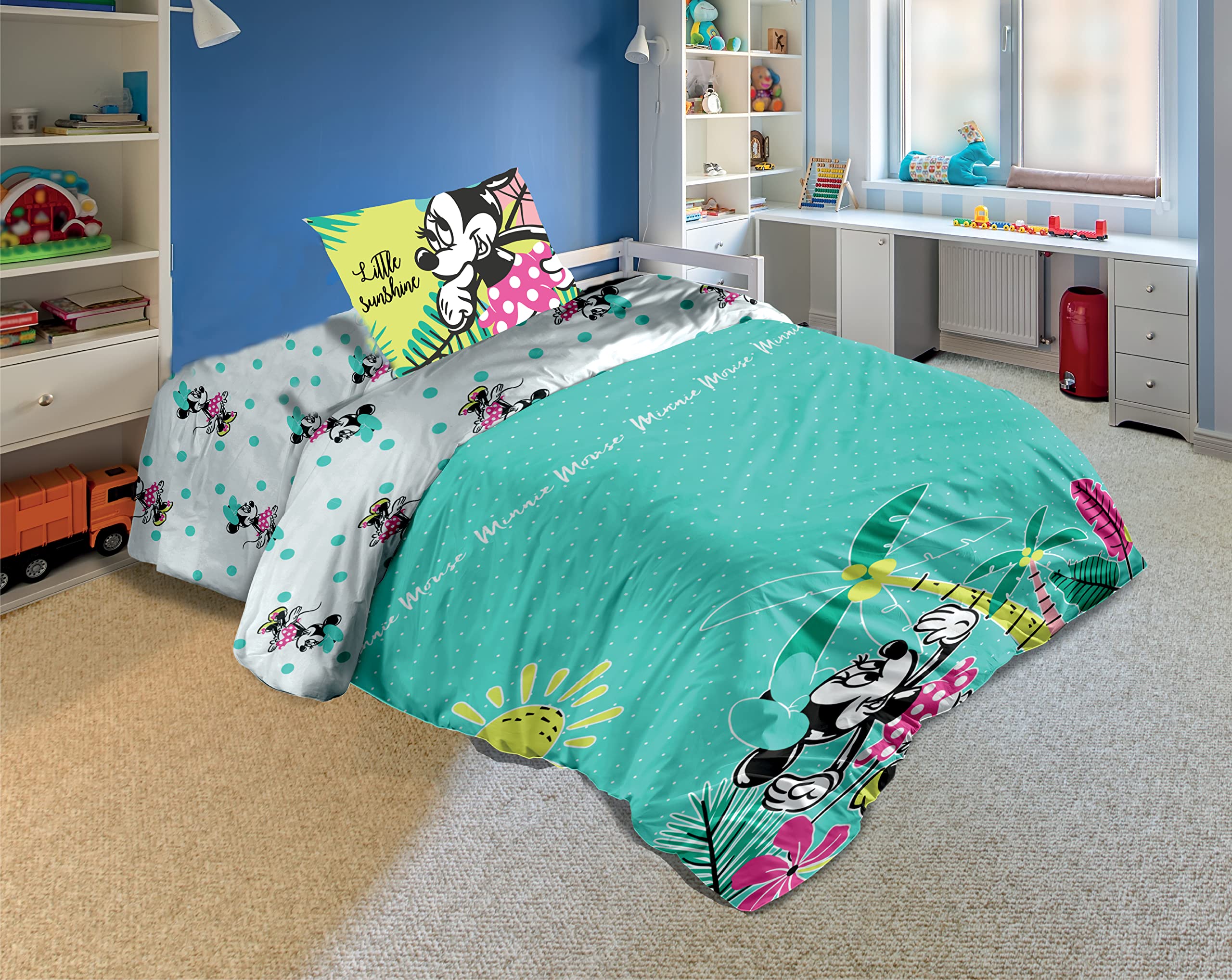 DisneyMinnie Mouse Pcs Twin Kids Bedding Set Super Soft Fade  Resistant Includes Comforter, Pillow Sheet (Official Disney Product)