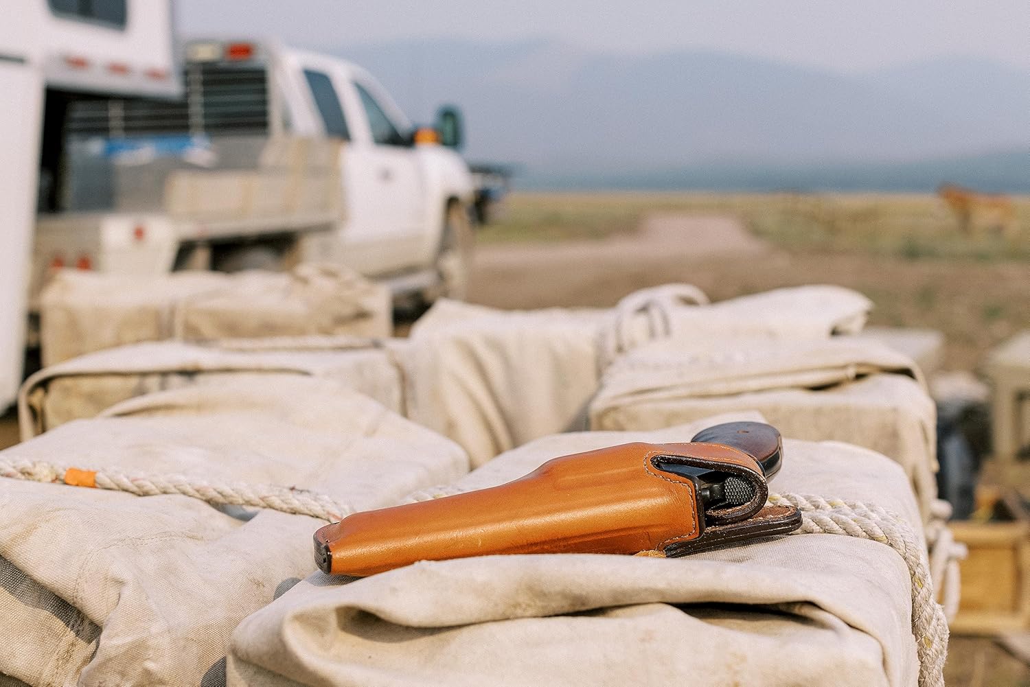 Bianchi Model 5BHL Thumbsnap Suede Lined Belt Gun Holster - Revolver, Tan