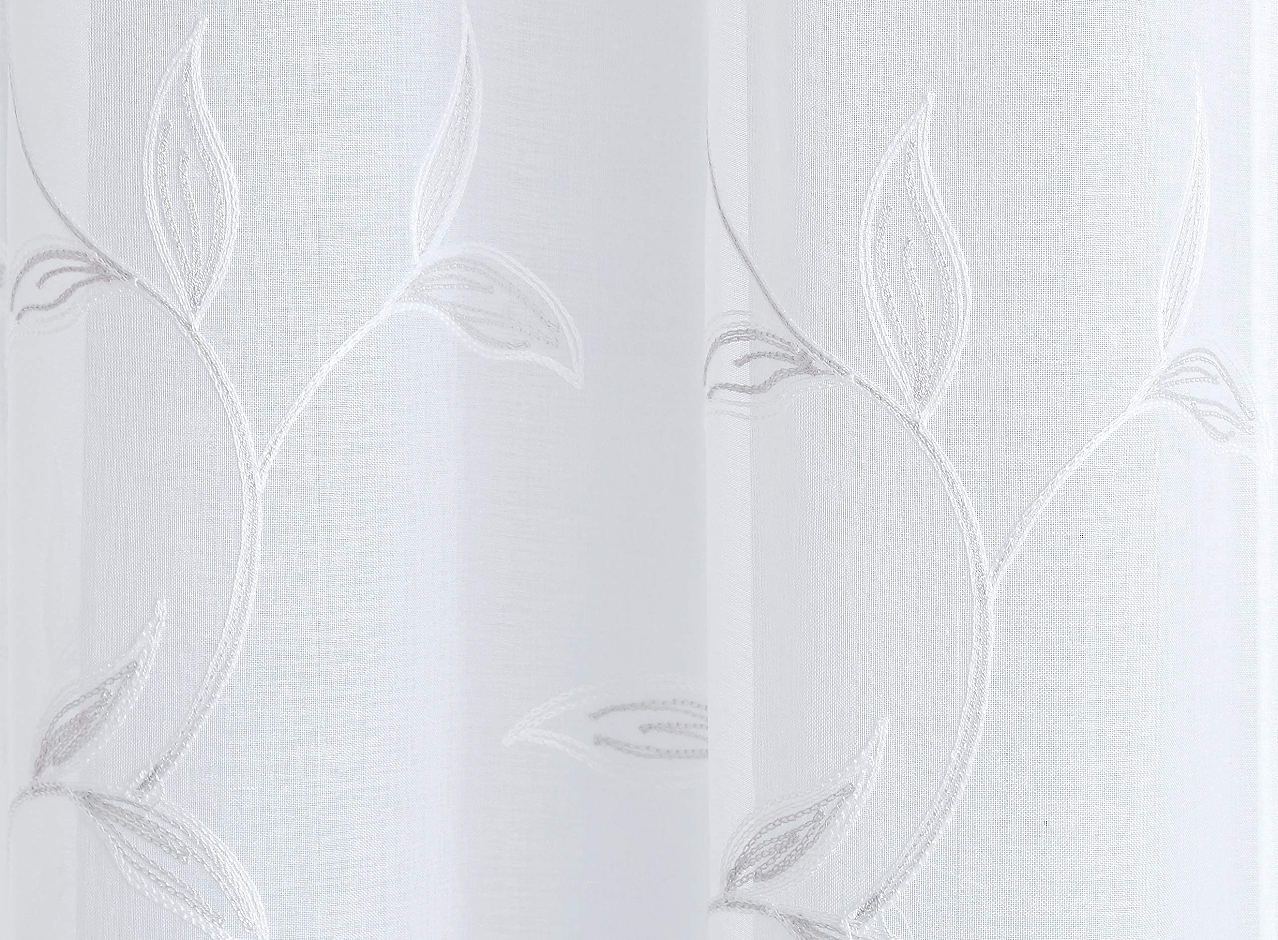 Amazon｜LINENZONEシルバーグレーリーフ刺繍付きシアーホワイト