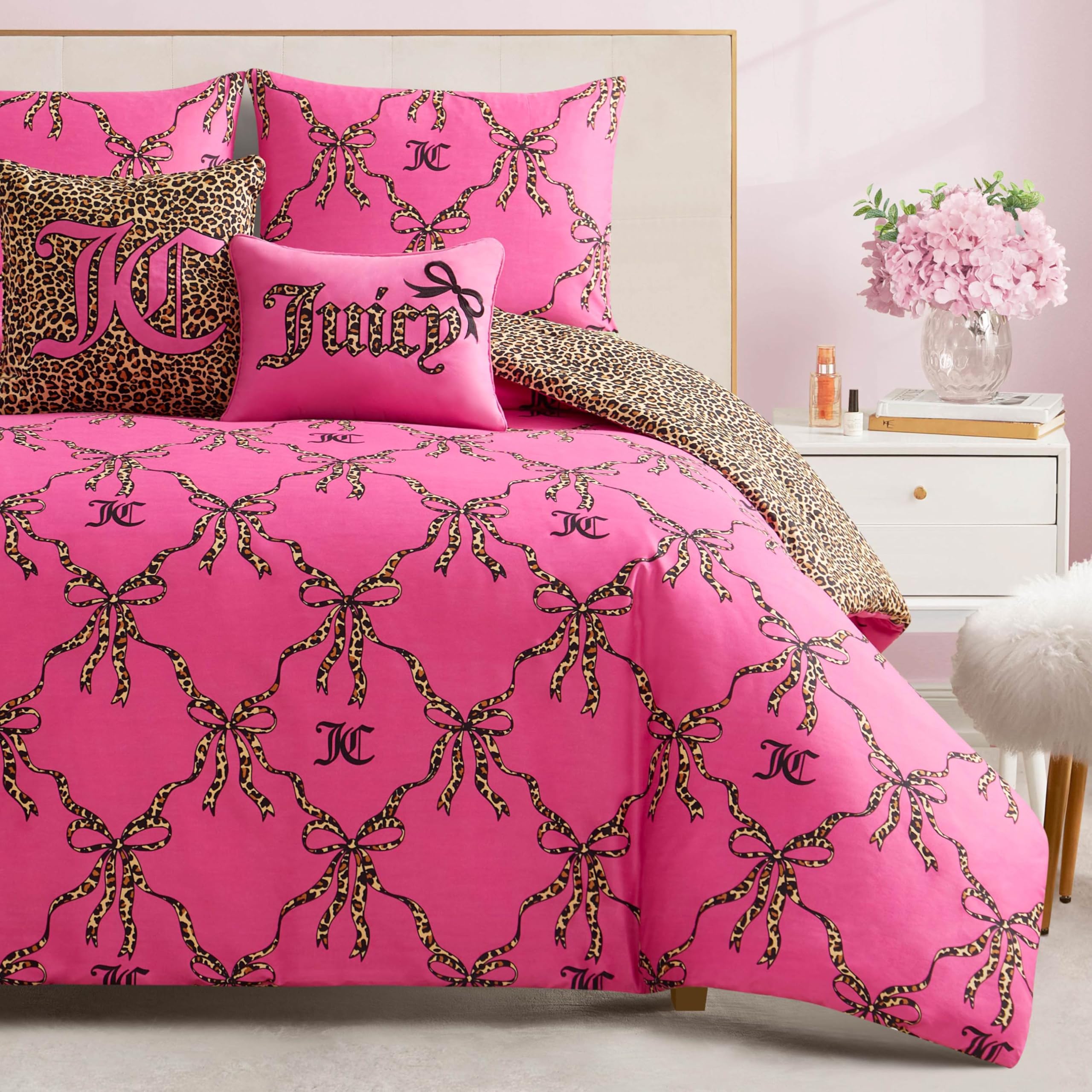 Juicy Couture Cheetah Bow Trellis Reversible 5-Piece Comforter Set with Shams and Decorative Pillows, Pink/Leopard, Queen