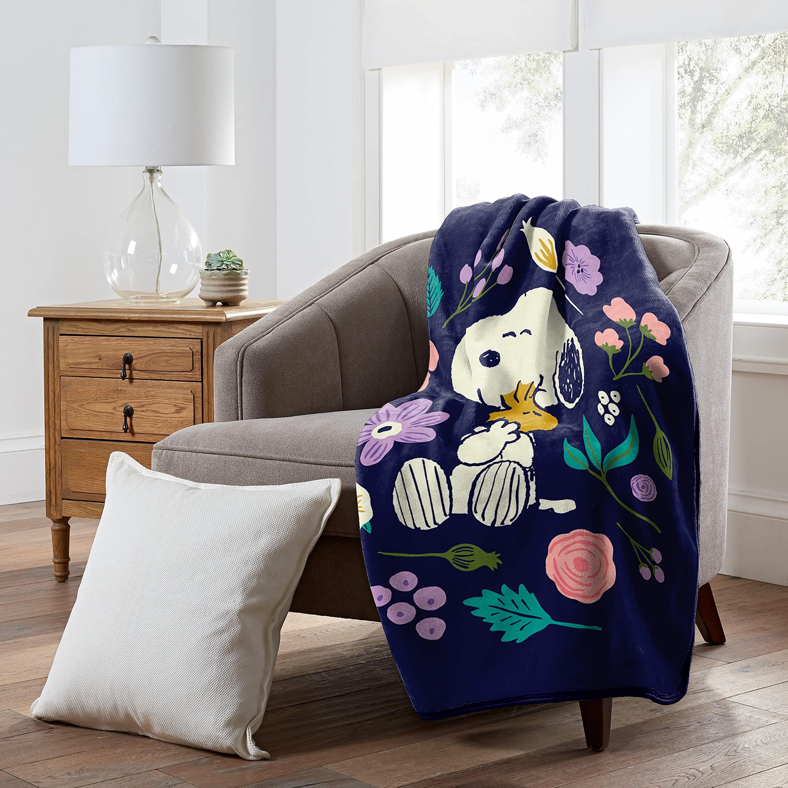 Northwest Charlie Brown Peanut Blooming Snoopy Silk Touch