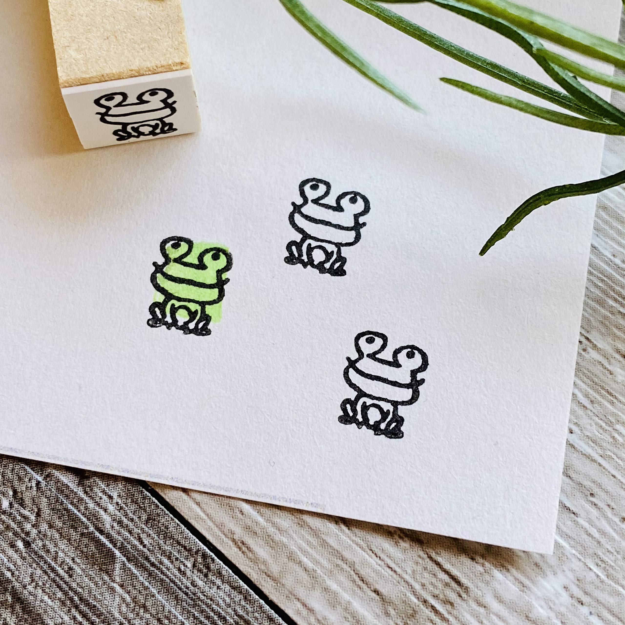 【250】ラバースタンプ  もぐもぐタイム Amazon.co.jp: カエル10mm角ラバースタンプ10mmx10mmx62mm