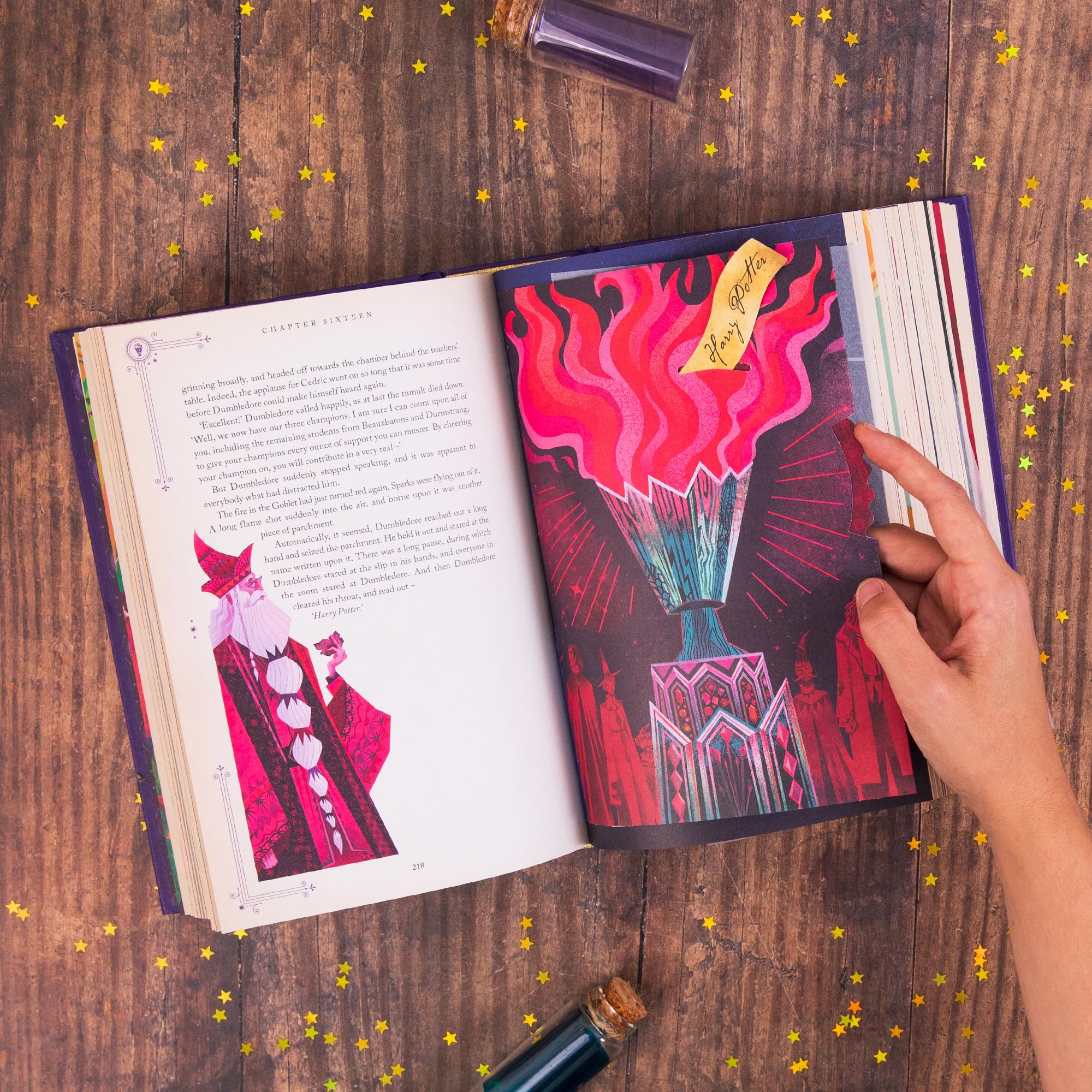 Harry Potter and the Goblet of Fire: A sumptuously illustrated gift book with magical interactive surprises (Interactive Illustrated Edition)