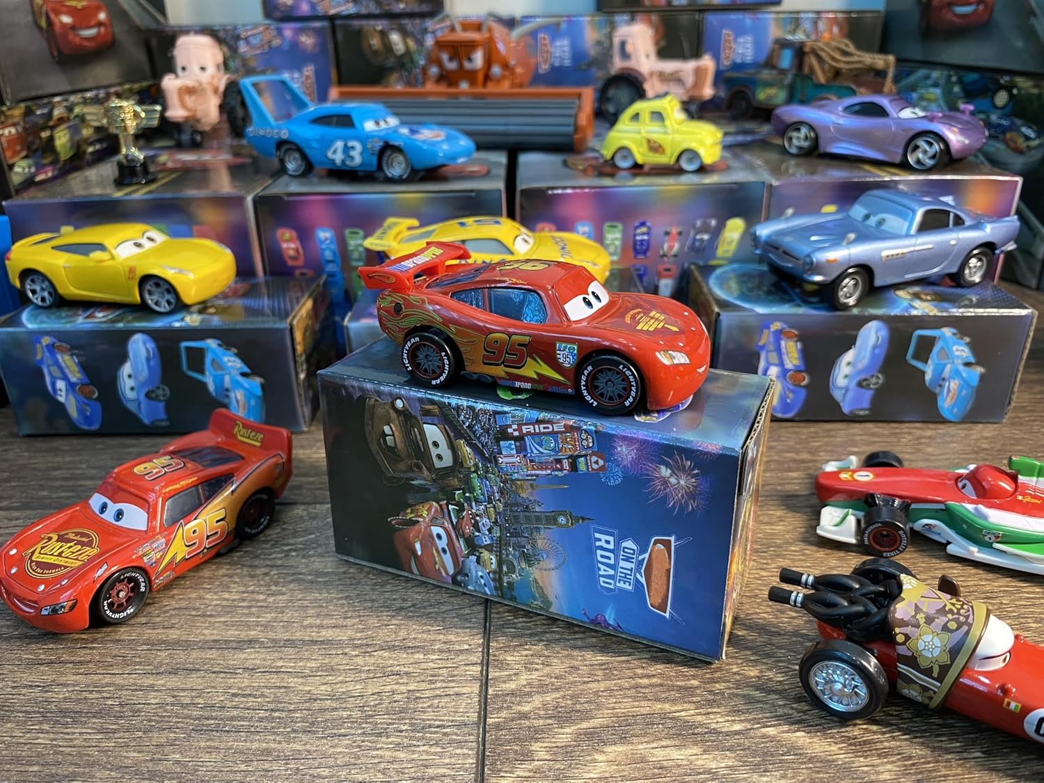 Die-Casting Racers Toy Cars, Safety Alloy Material for Childs, Beauty Color Box Packaging for Your Son Birthday, Inspired by Favorite Characters, Gift for 3+ Years Old (MCQ 2.0)