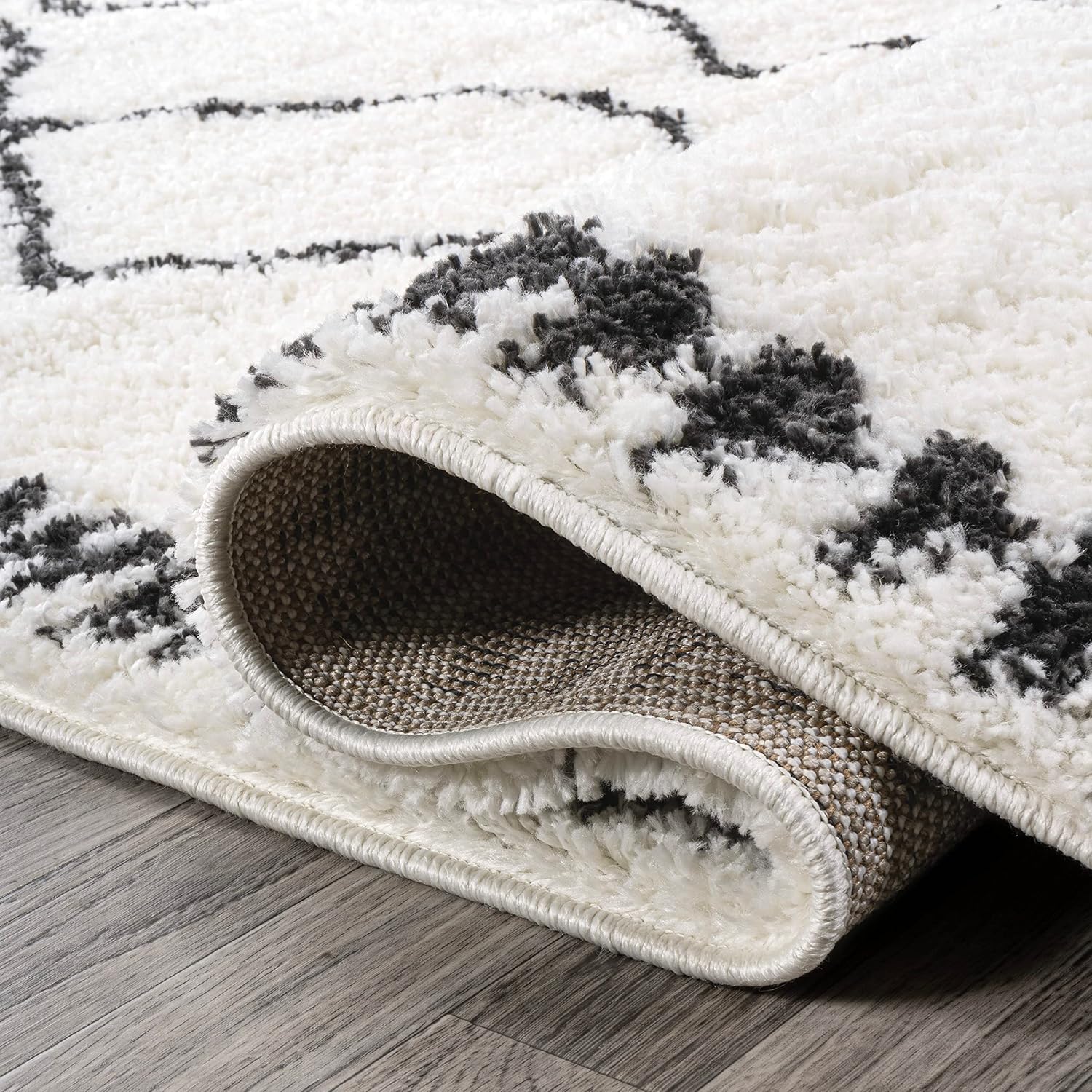 JONATHAN Y Calvia Moroccan Diamond Shag White/Gray Indoor Area Rug, 5x8, Bohemian, Contemporary, Easy-Cleaning for Living Room, Bedroom, Kitchen, Pet Friendly, Non-Shedding (MOH404A-5)
