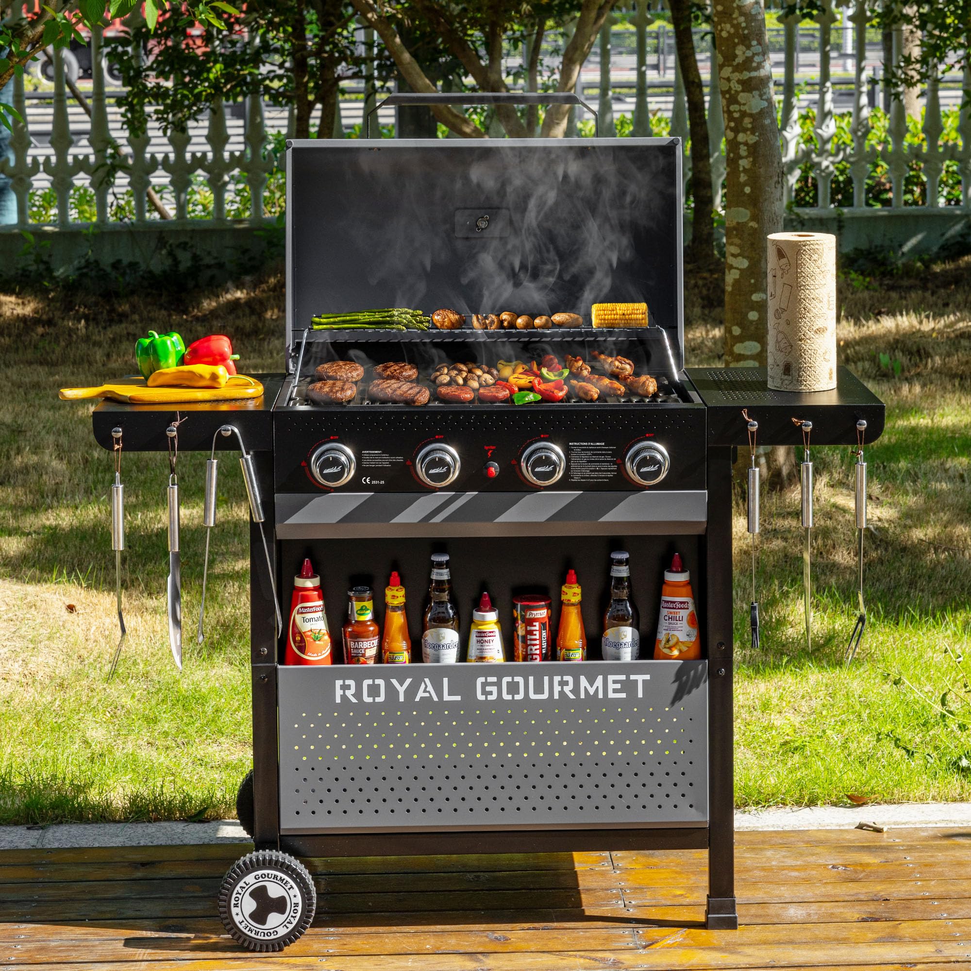 Royal Gourmet 4 Brûleurs Barbecue Gaz, Gril à Gaz sur Chariot 10 KW avec Tables Pliantes et Panier de Rangement, Noir