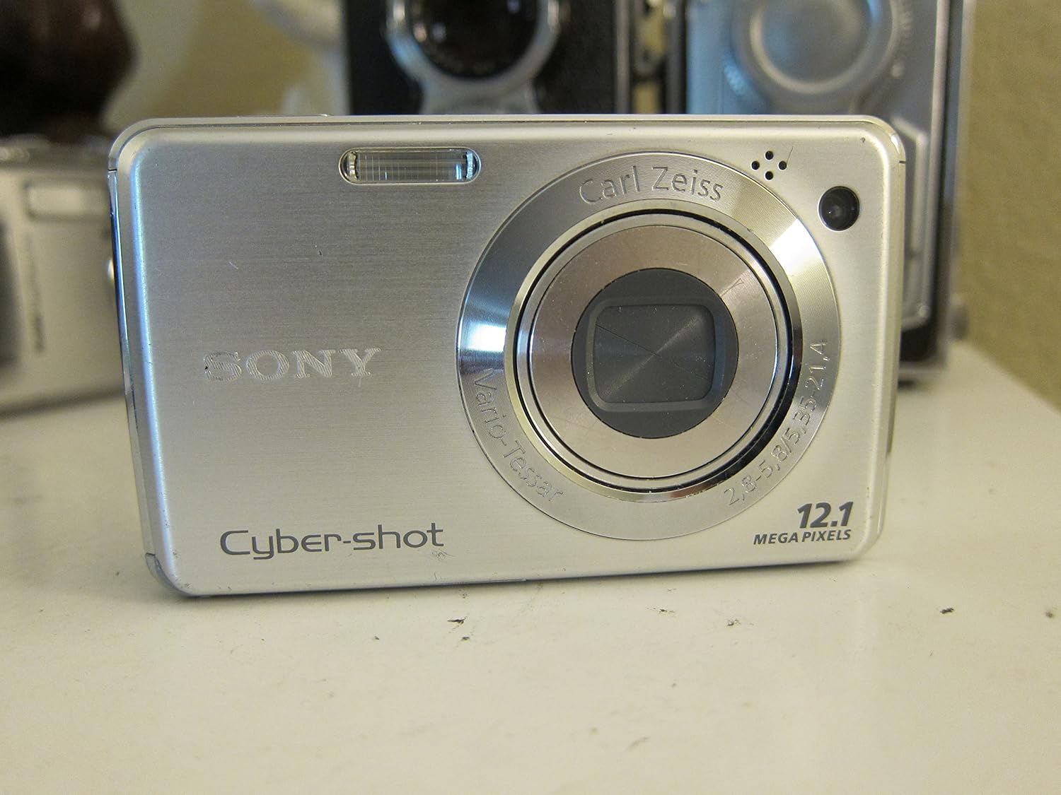 Sony Cyber-shot DSC-W230 12.1 MP Digital Camera with 4x Optical Zoom and Super Steady Shot Image Stabilization (Black)