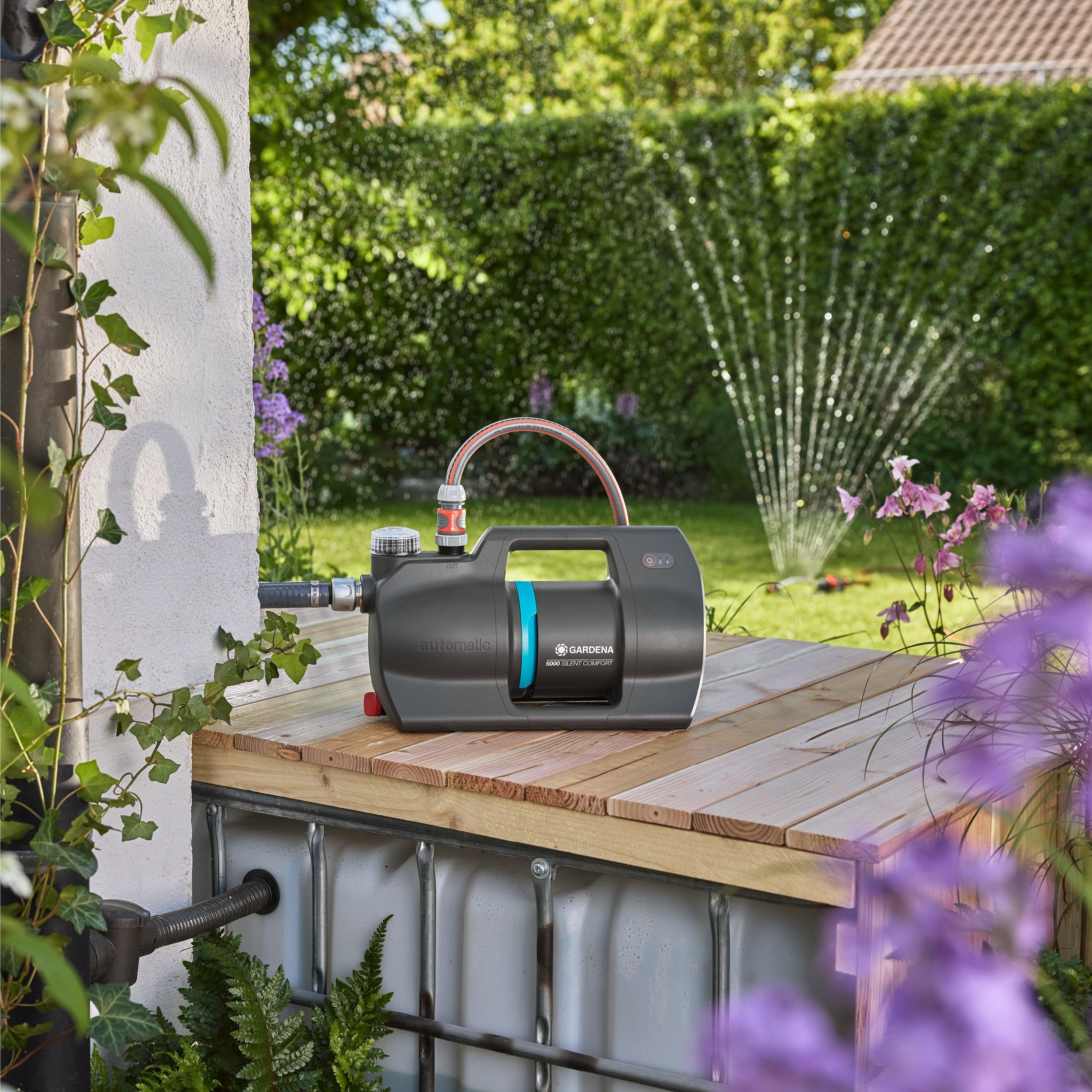 Gardena Automatyczna pompa ogrodowa 5000 SilentComfort Pompy: Sterowanie przez aplikację*, O 36% niższe zużycie energii**, Cicha technologia (9072-20)