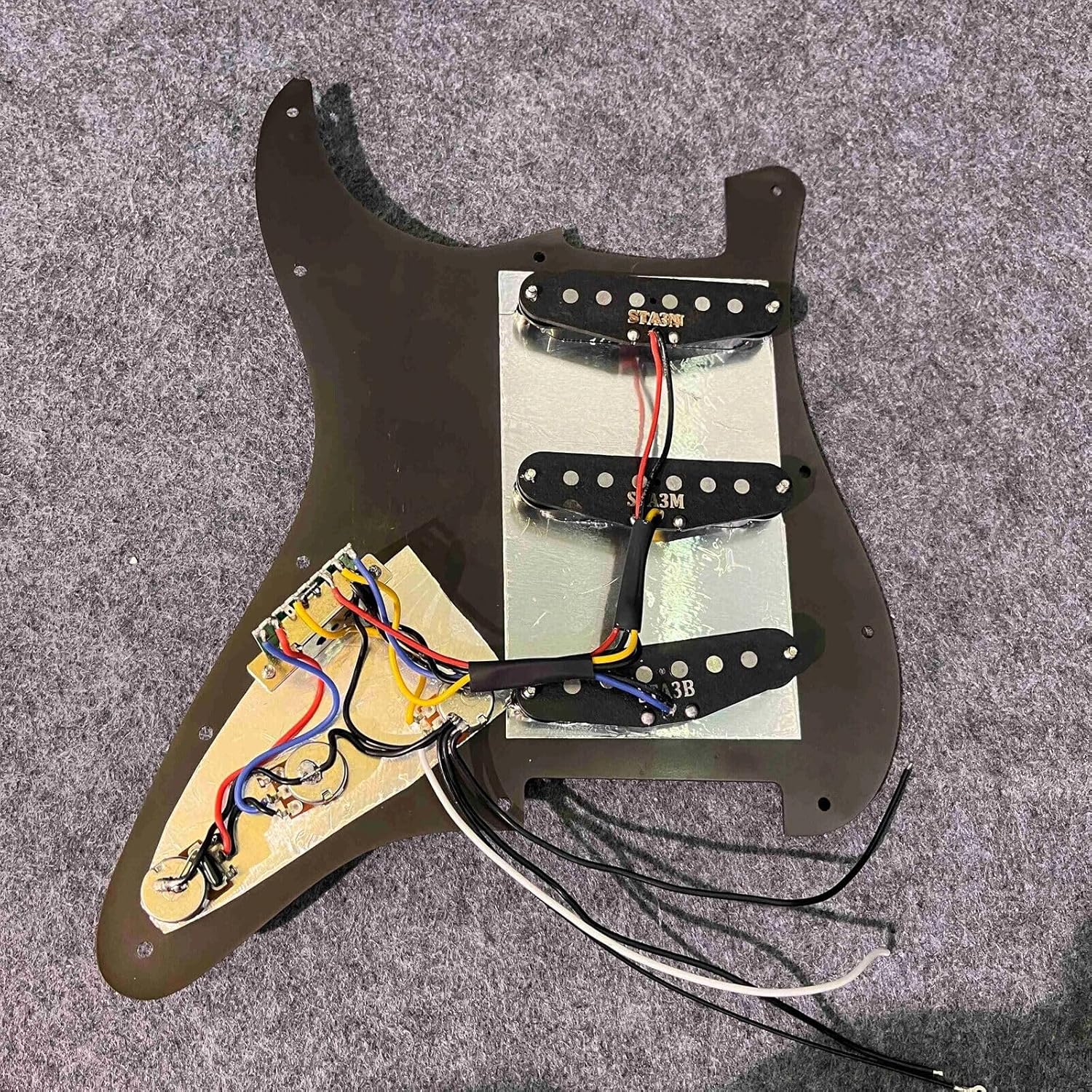 Loaded Prewired SSS Pickguard 3 Single Coils Alnico 5 Pickup Metal Plate for Fender Strat Electric Guitar