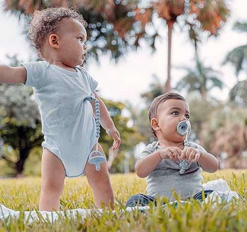 Miniatura 5 de Comfy Cubs Chupetes para bebé, paquete de 4 para 0 a 6 meses, forma de pezón suave similar al pecho, chupete de silicona compatible con CPSIA para