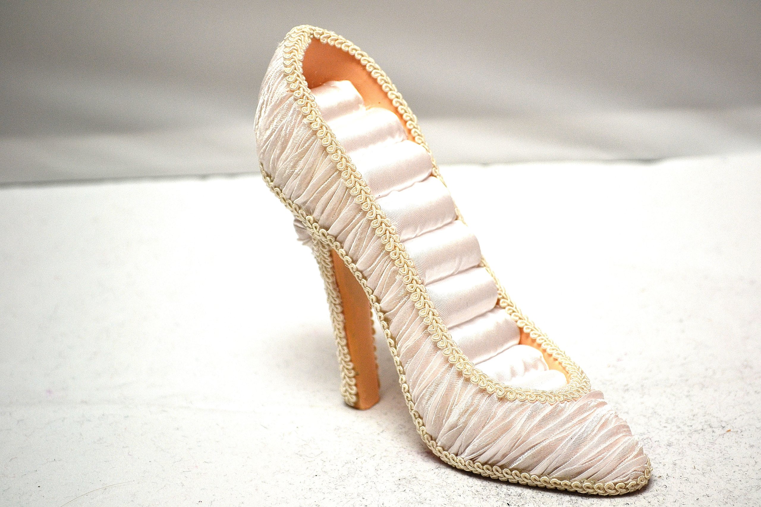 Elegant Ruffle Cream White Santin Stiletto High Heel Ring Holder Shoes