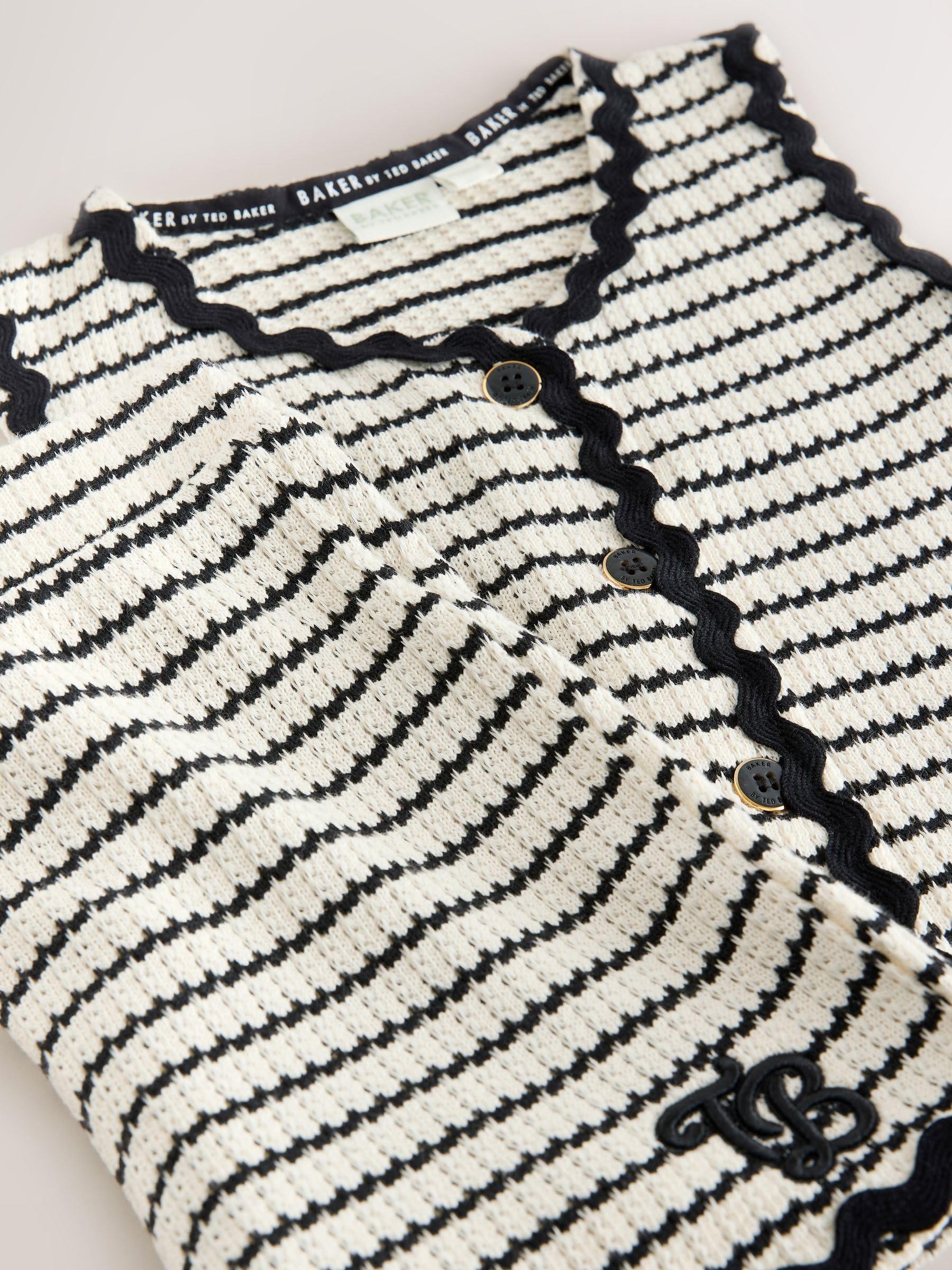 Conjunto de 2 piezas para niña con tirantes de ganchillo y pantalones cortos