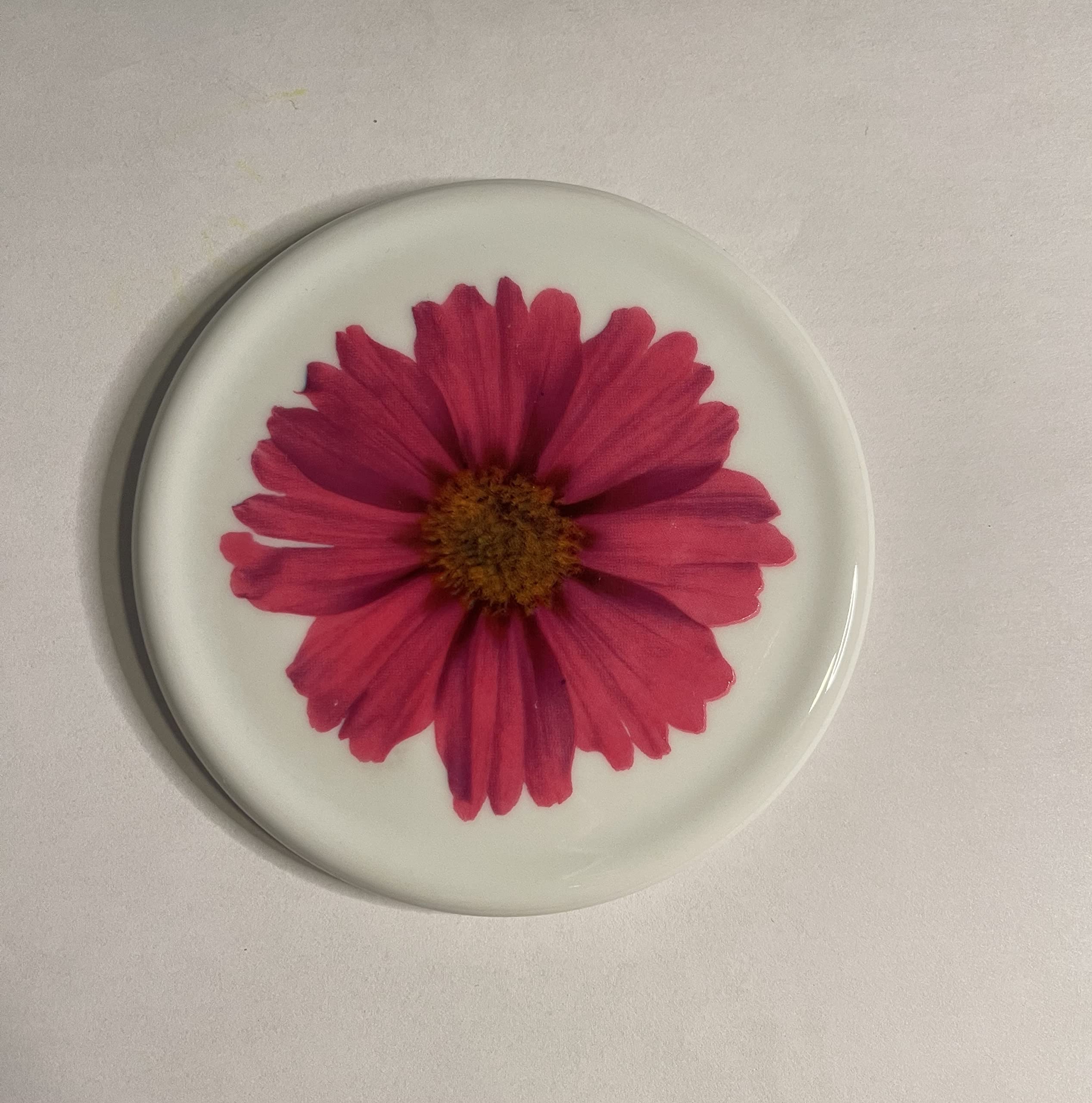 Couvercle de tasse à thé en porcelaine motif marguerite avec sa boîte assortie