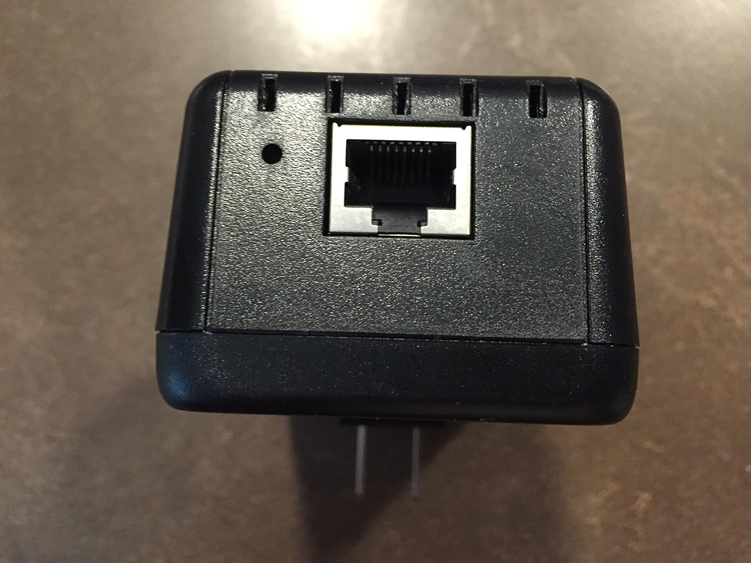 Top view of Diamond WR300N showing Ethernet port and reset button