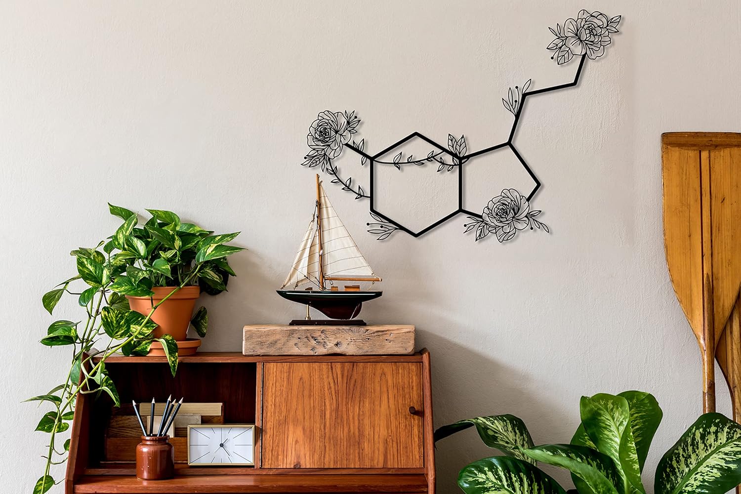 Serotonin Metal Wall Art – Flowered Serotonin Molecule Symbol of Happiness Wall Decor, Unique Black Metal Home Decor for Living Room, Bedroom, Kitchen, Boho Housewarming Gift (Black, 27.5 "x 20" / 70 x 51 cm)