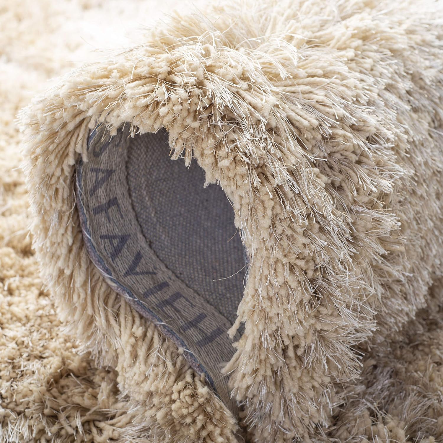 SAFAVIEH Atlantic Shag Collection 4' x 6' Beige ATG101B Handmade Solid 1.2-inch Thick Area Rug