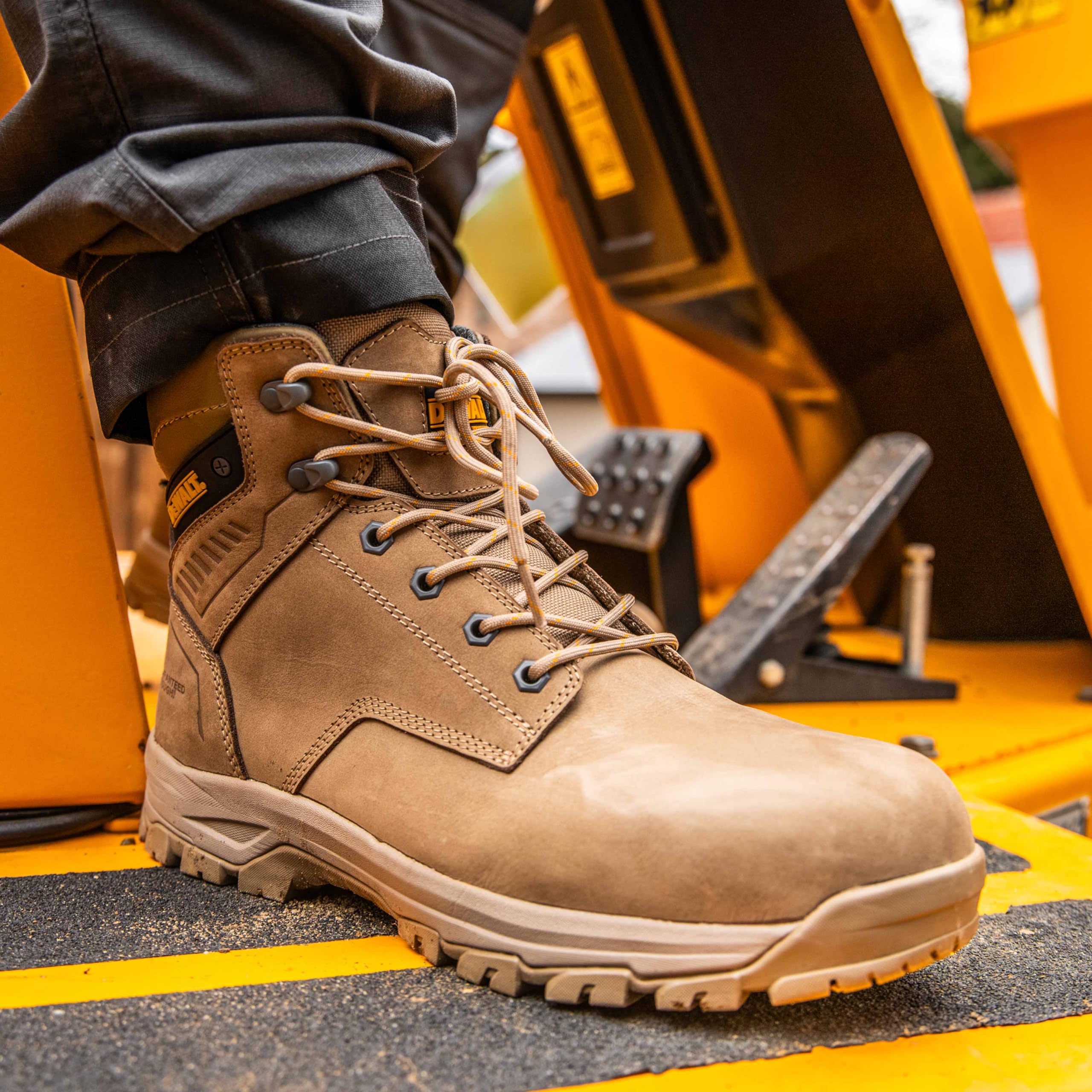 DEWALT Cranson Stone - Botas de seguridad de trabajo para hombre, piel nobuk de 5 pulgadas, puntera de acero, antideslizantes