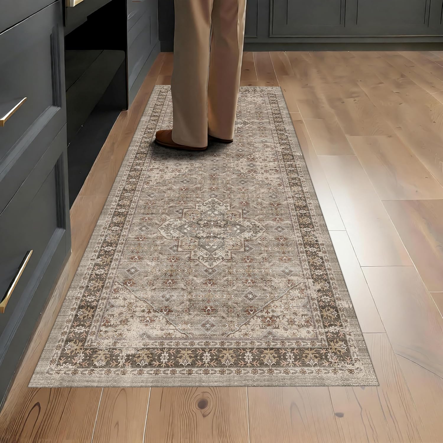 Washable Runner Rug 2x5 Hallway: Vintage Non-Slip Kitchen Carpet Stain Resistant Rugs for Bedroom Entryway Soft Non Shedding Floor Mat for Dorm Living Room Bathroom 2x5 Brown