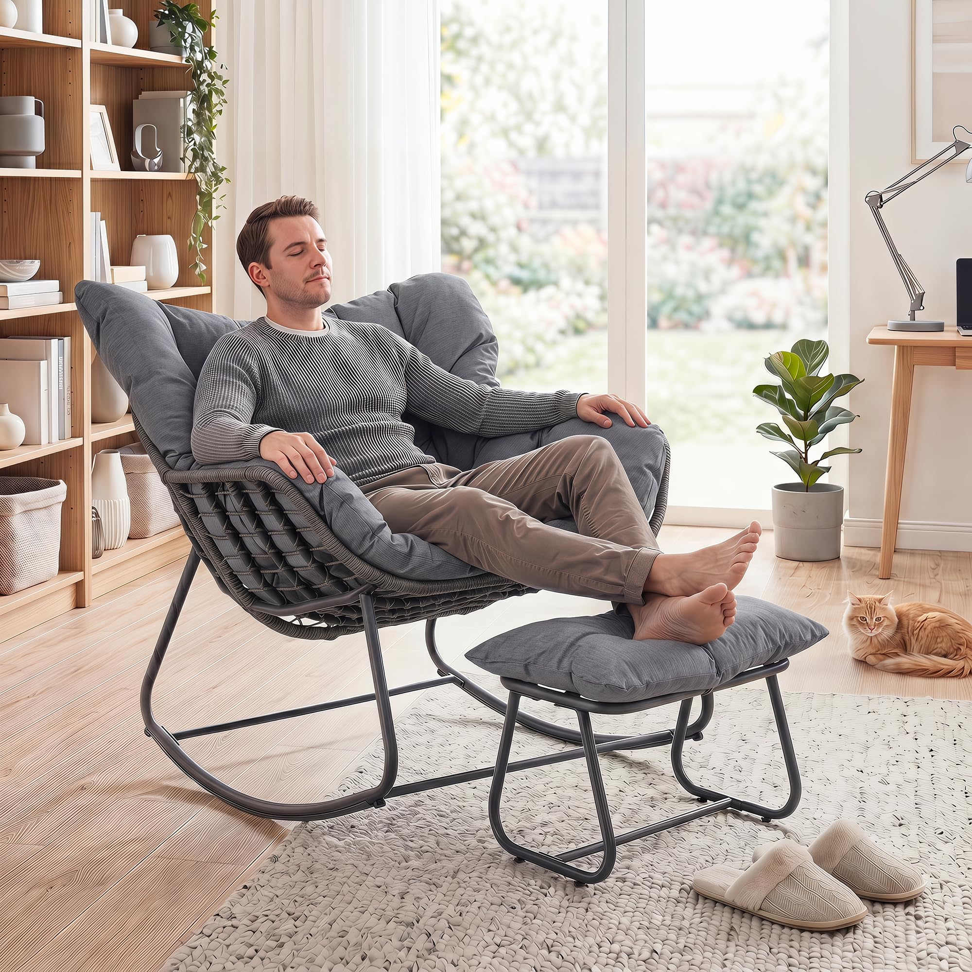 SOARS Fauteuil a Bascule en Rotin PE avec Repose-Pieds, Chaise a Bascule Surdimensionné avec Coussin Rembourré, Cadre en Métal, Charge 150KG, Rocking Chair en Forme d’Œuf Salon Jardin Balcon (Gris)